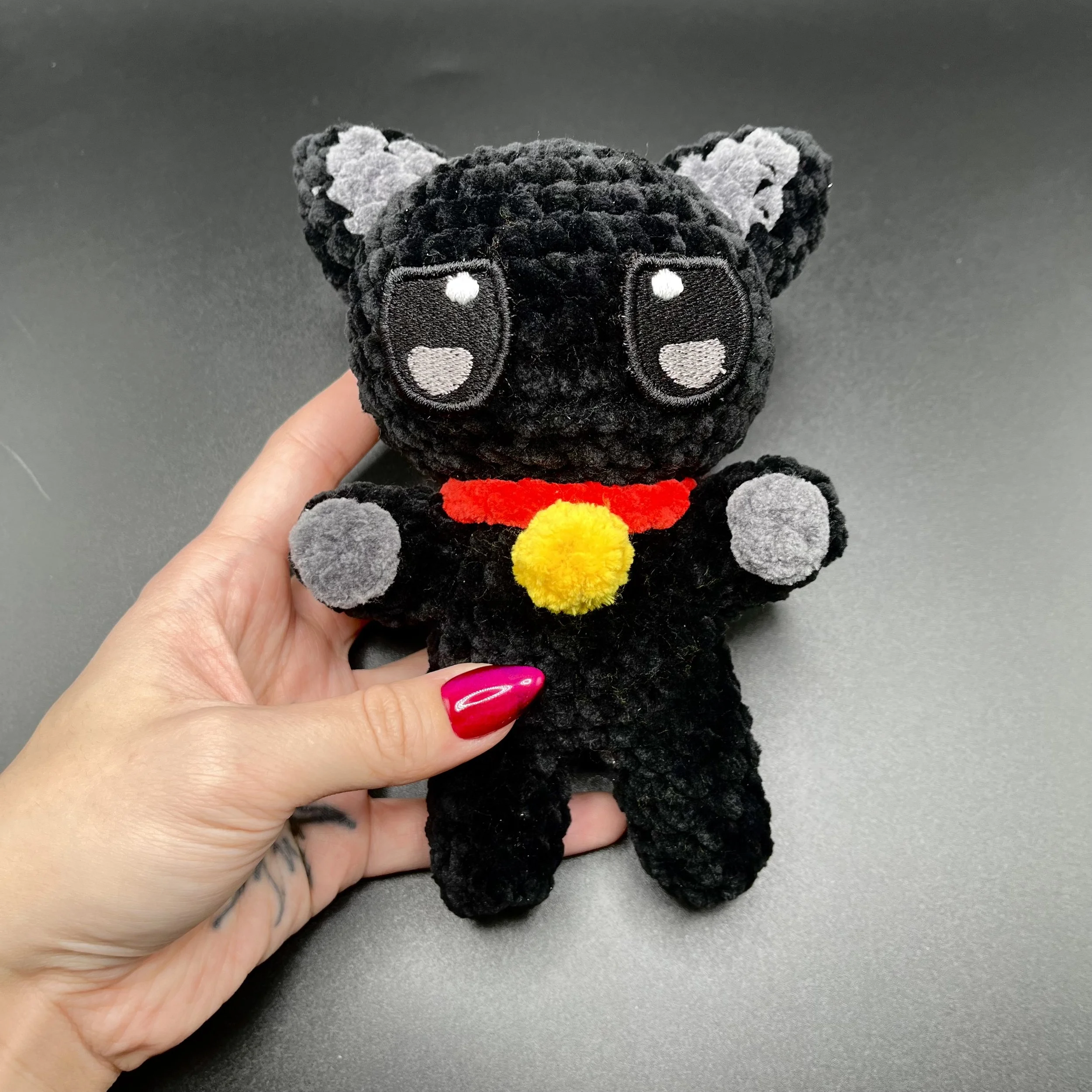 Smol Black Cat