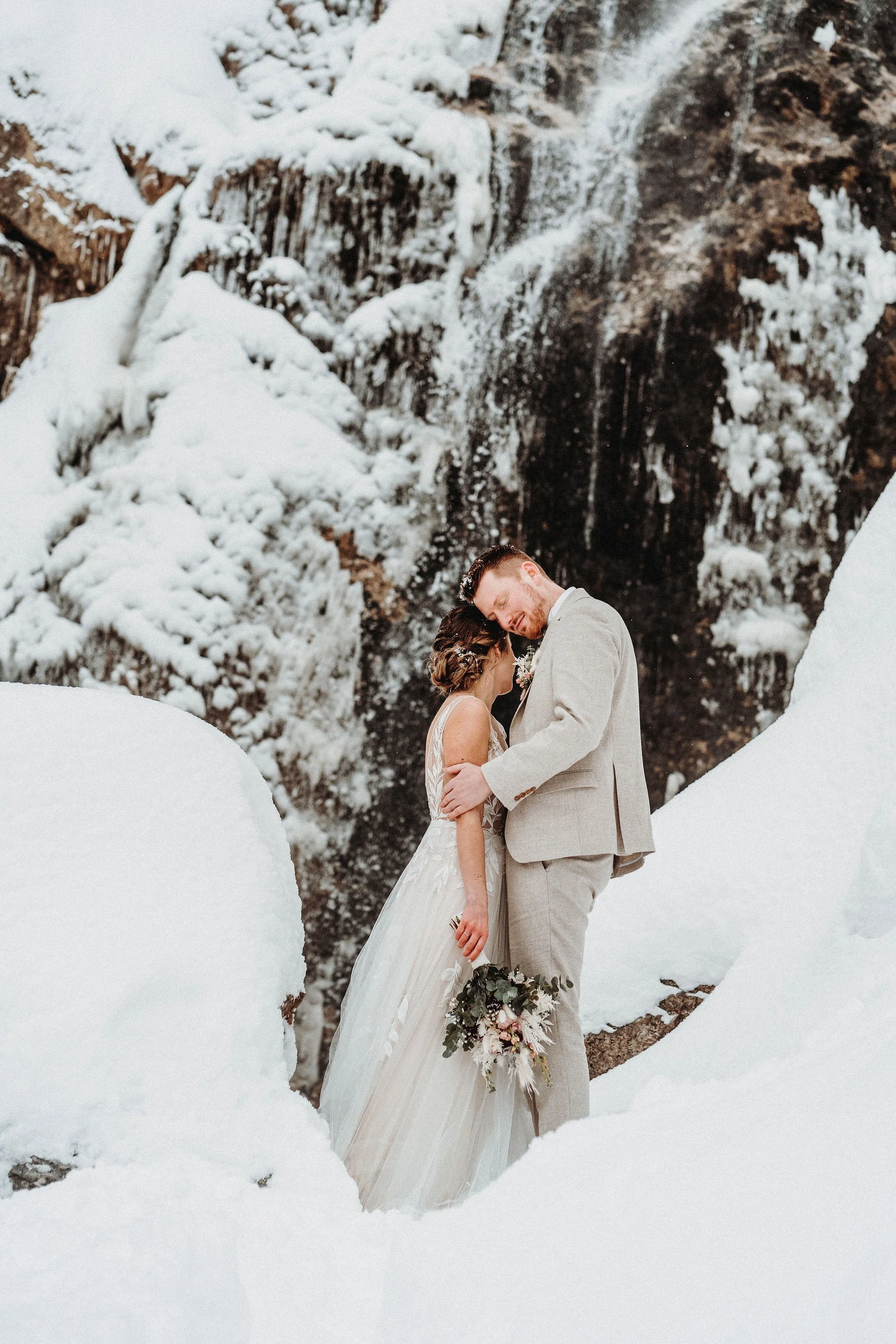 Eloping in Switzerland: Ultimate Alps Guide 2026