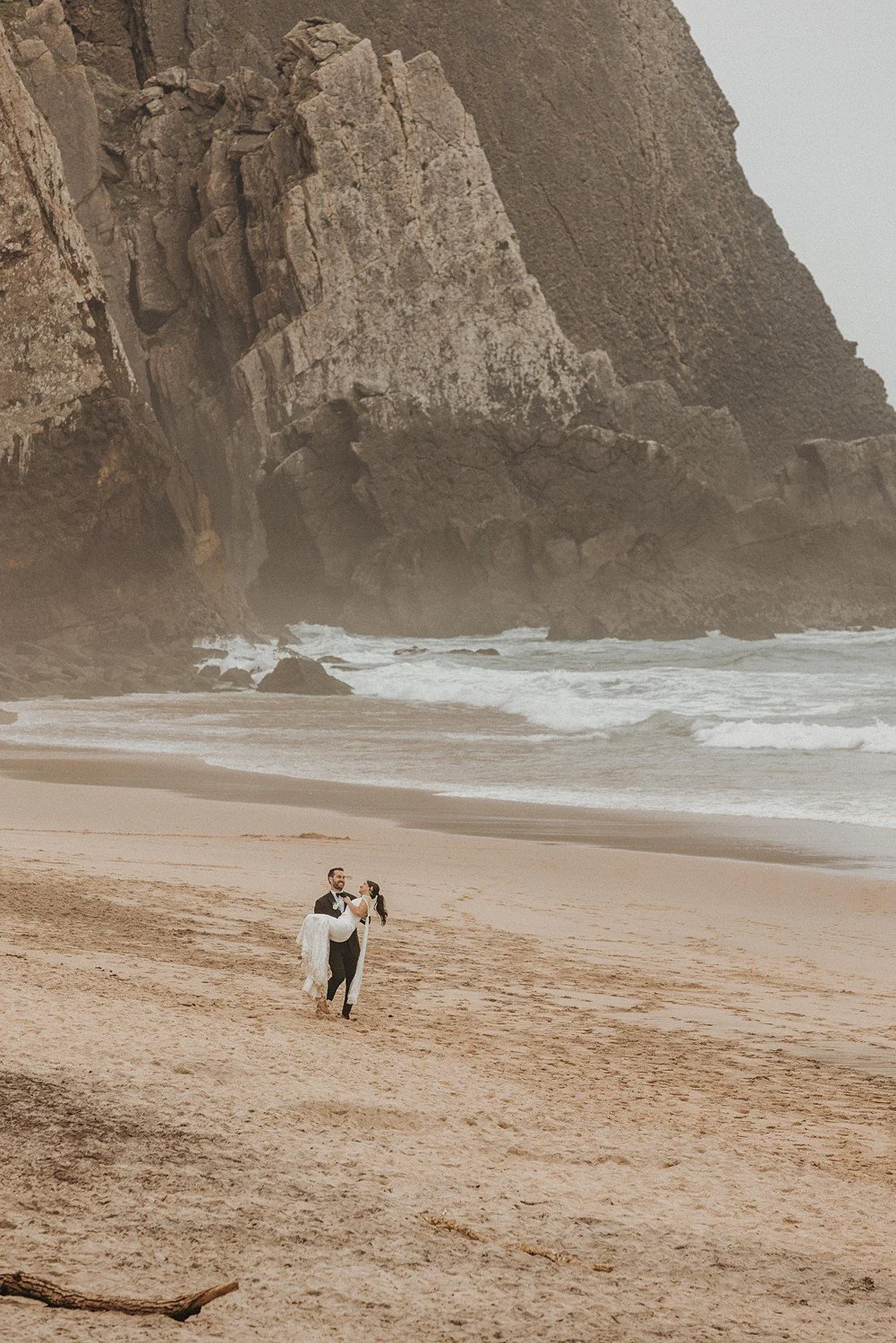 WayUpHighElopements-Lisbon-elopement-Sintra-eloping-colares-sailboatelopement-elopement-planner-portugal (892).jpg