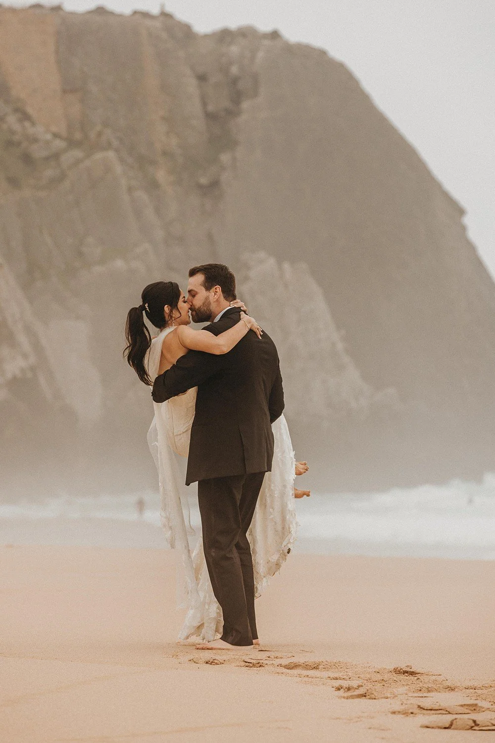 WayUpHighElopements-Lisbon-elopement-Sintra-eloping-colares-sailboatelopement-elopement-planner-portugal (822).jpg