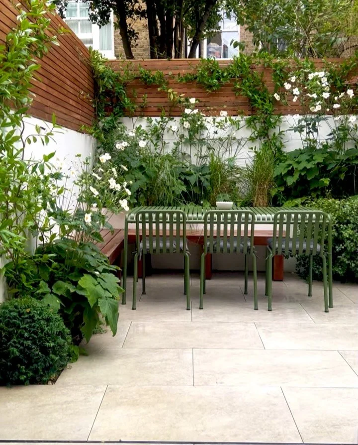 🌿 6 Gardens in South West London to inspire your 2026 projects &mdash; these are your most liked moments of 2025, swipe ⬅️! Thank you for the love. 

Here&rsquo;s to another inspiring year ahead, Lilly x 💚