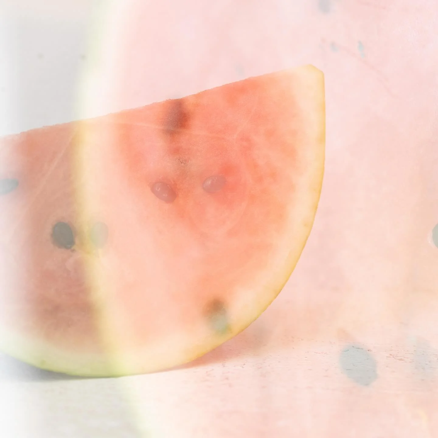 Summervibes! 💦🍉☀️
Immer mal wieder mache ich Übungssessions. Den ‚Fotografiemuskel‘ trainieren. Neues Ausprobieren. Spiel und Experimente. Gerne auch immer mit Kolleginnen. Zusammen lachen und einander inspirieren. Nicht ganz erns
