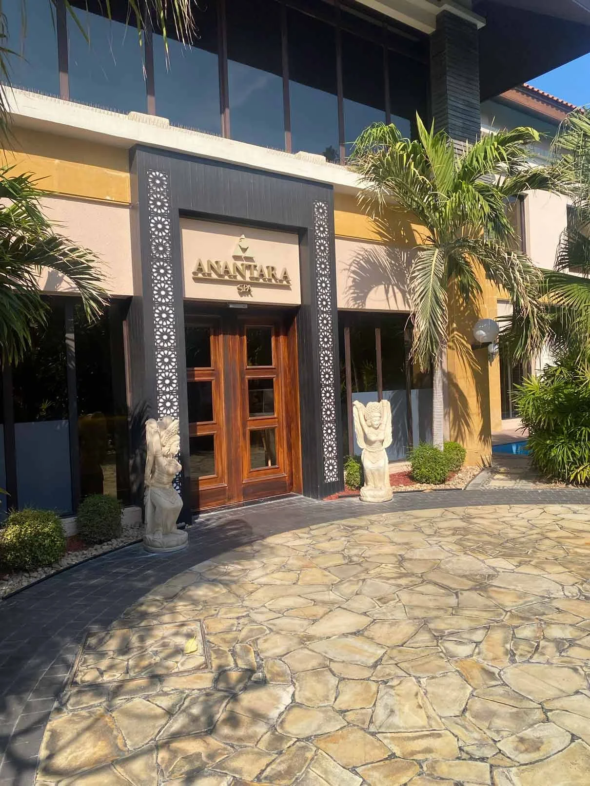 Anantara The Palm: A Luxury Family-Friendly Resort in Dubai