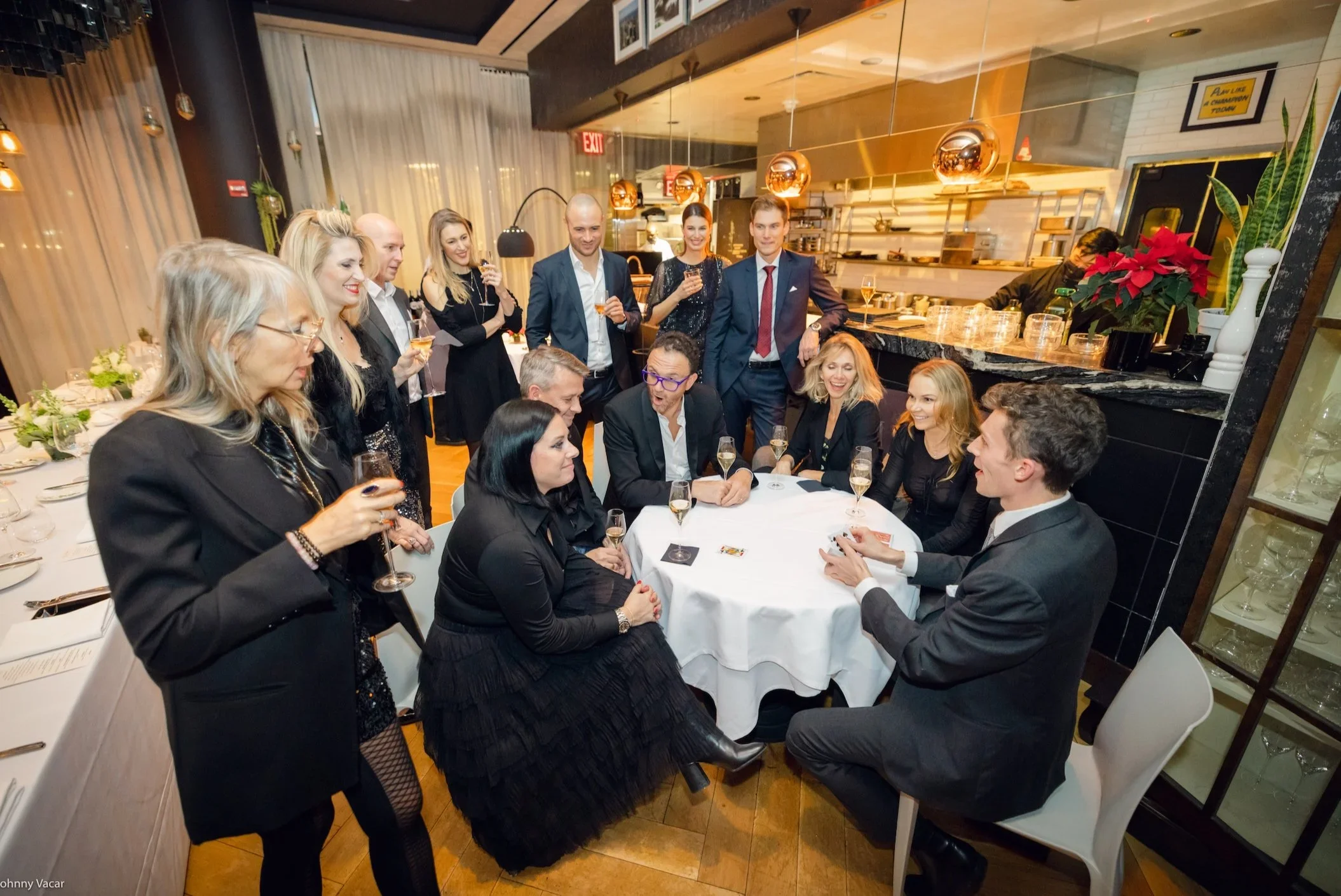 Close-Up Magic Shows for Small Groups and Private Events