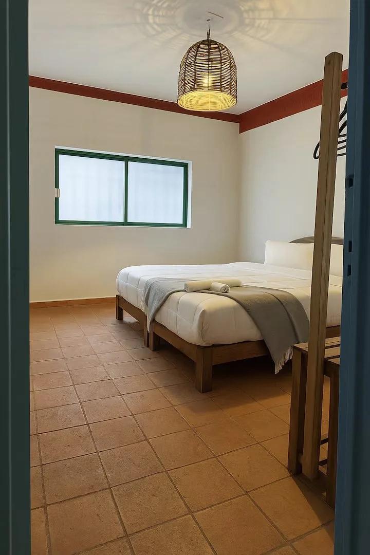 ff98c6e2-2373-424a-b052-b3eb01575f3f copy.jpg