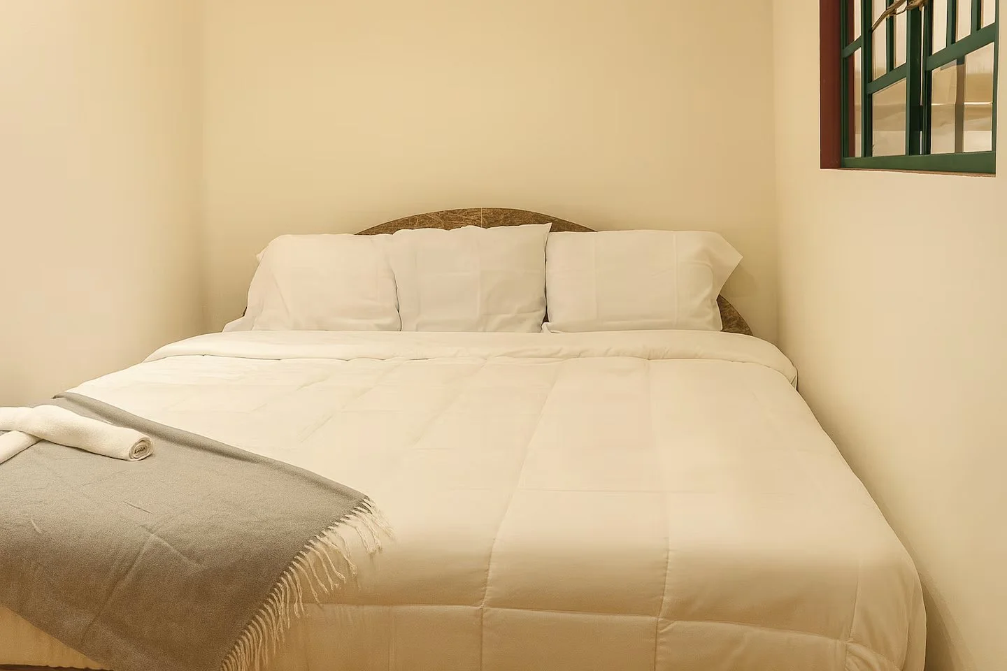 fb51c902-978b-4993-b676-e00d9daa0b78 copy.jpg