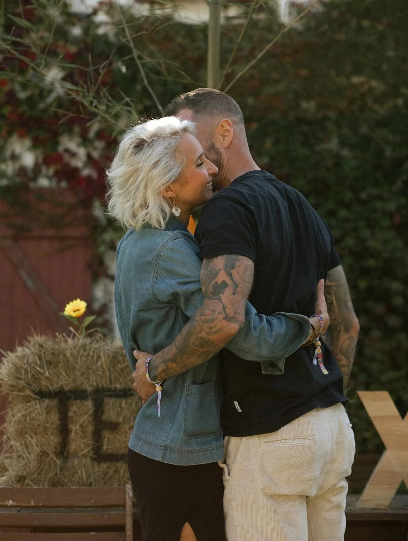 Mon Dieu qu&rsquo;il m&rsquo;agace..
Avec son air s&ucirc;r de lui, 
son regard qui semble tout savoir,
Cette fa&ccedil;on insupportable qu&rsquo;il a de parler avec une assurance tranchante.
Cette certitude d&rsquo;avoir compris.

Et tout en moi se 