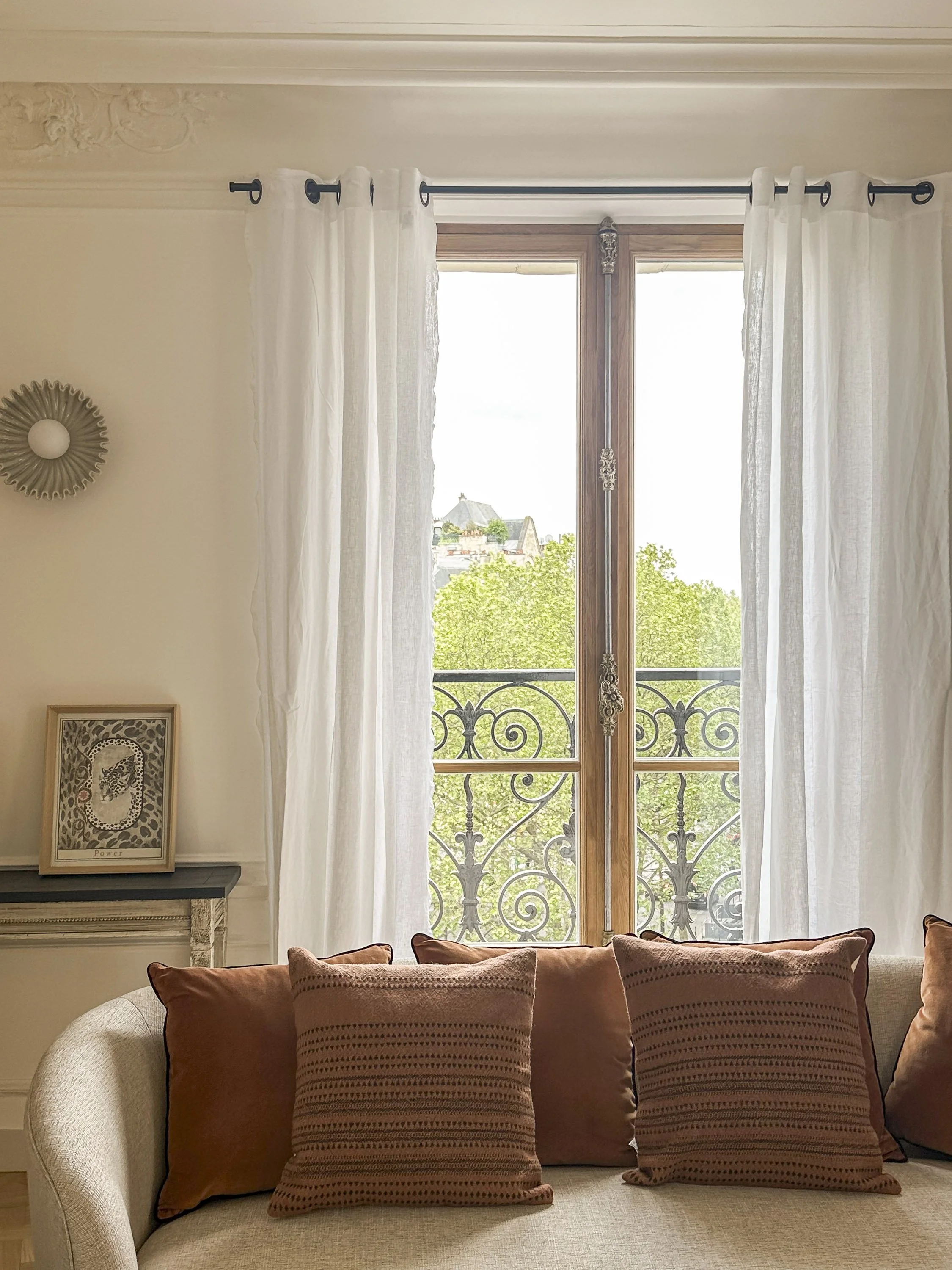 salon-détail-canapé-marceau-maison-caumont.jpg