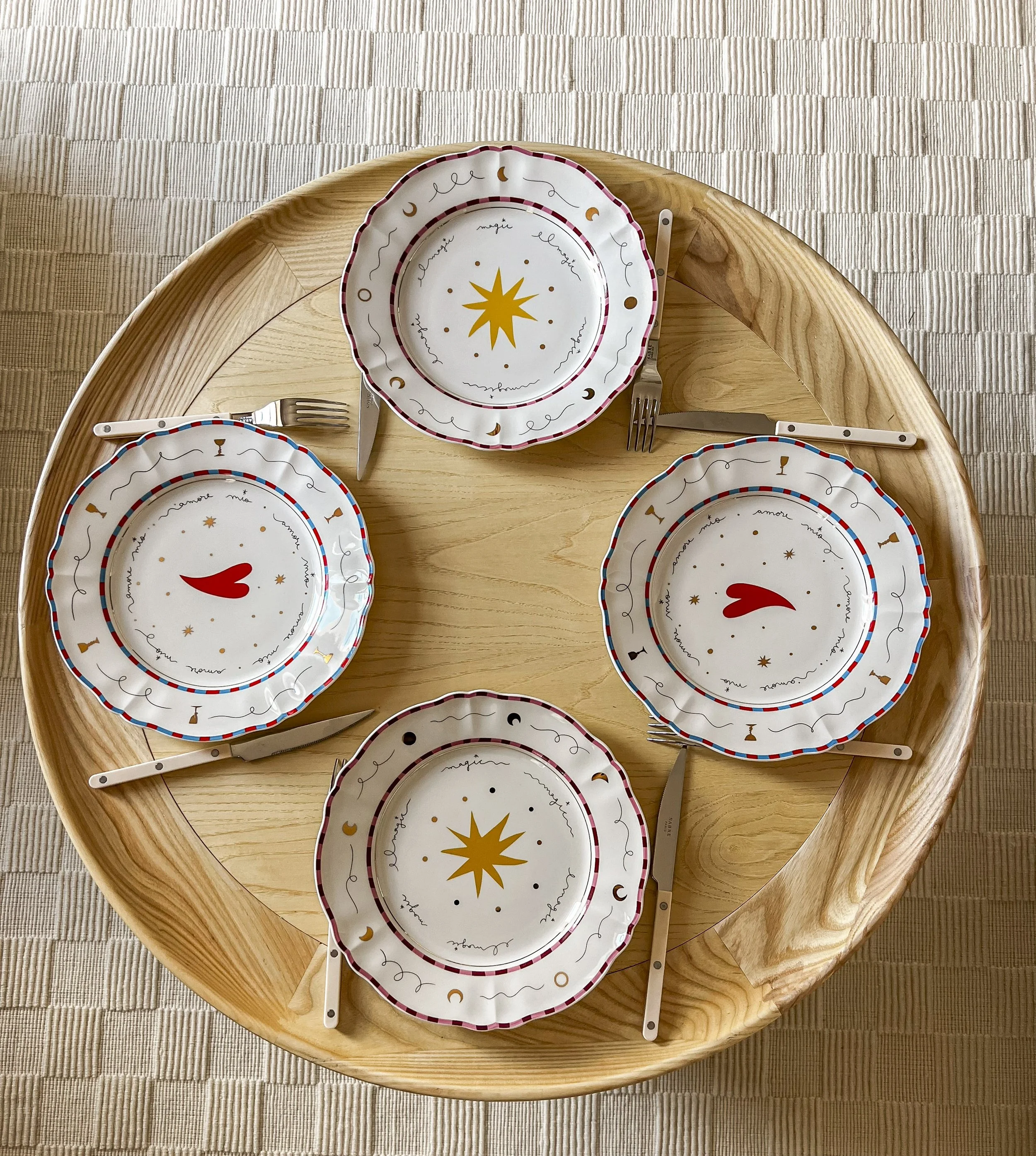 salon-détail-assiette-vaneau-maison-caumont.jpg