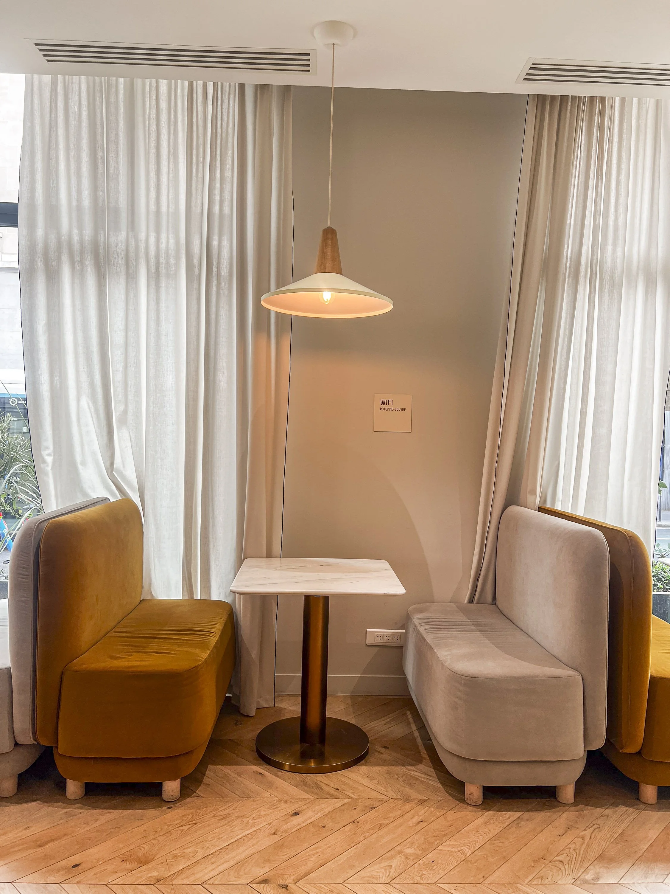 espace-coworking-detail-assise-louvre-maison-caumont.jpg