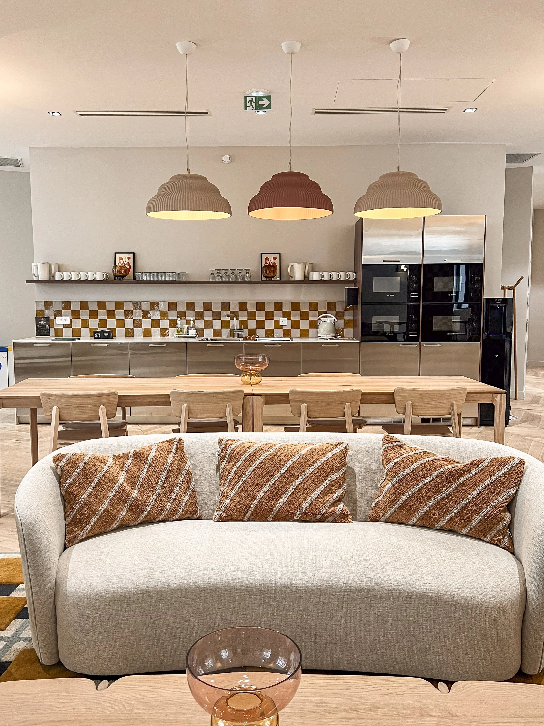 espace-coworking-salon-louvre-maison-caumont.jpg