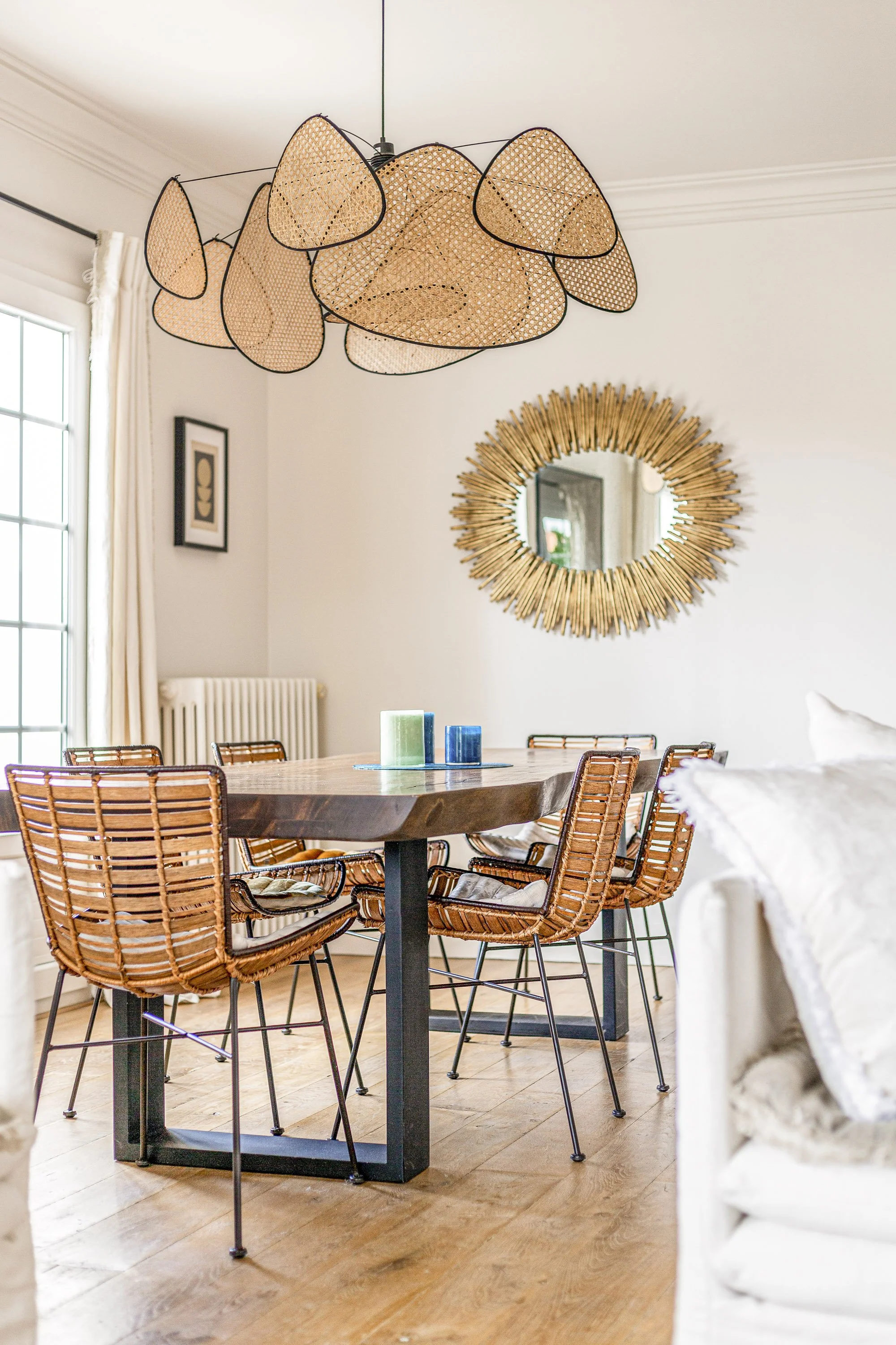 salon-table-a-manger-la-cotiniere-maison-caumont.jpg