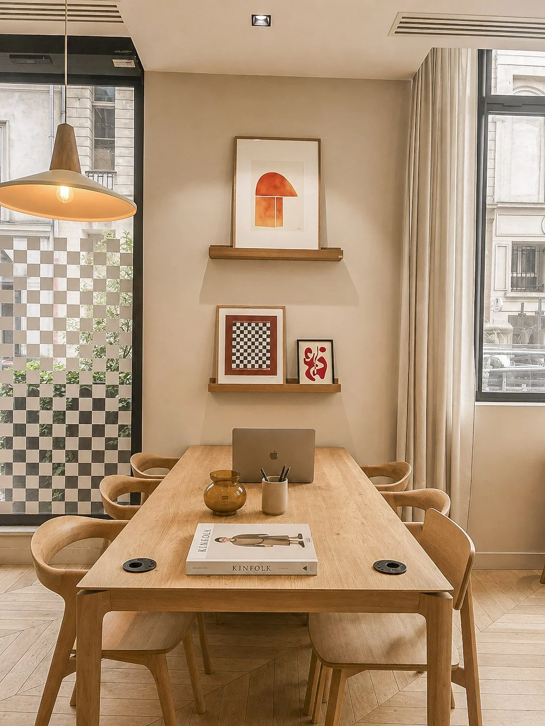 espace-coworking-table-louvre-maison-caumont.jpg
