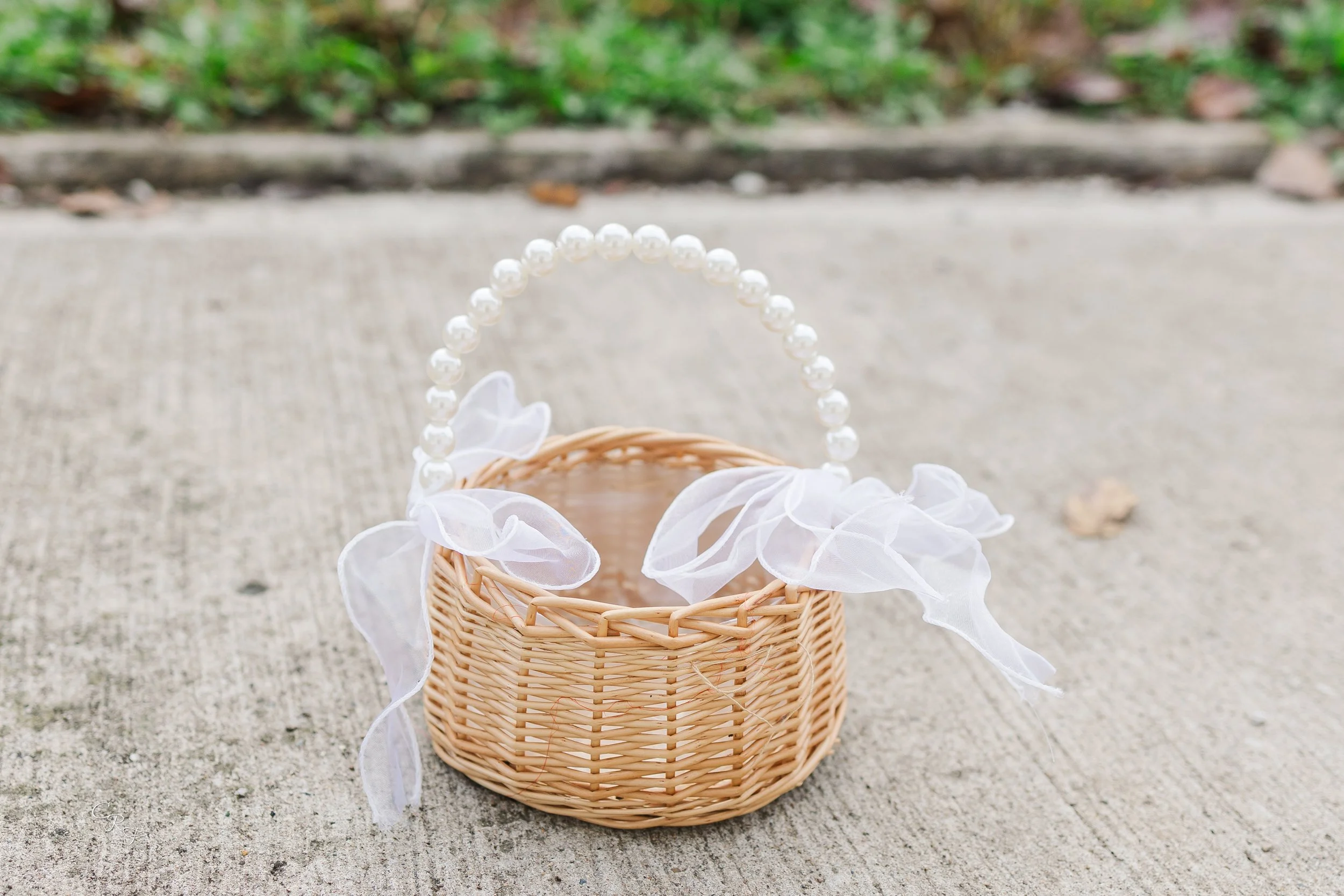 Flower girl basket.jpg