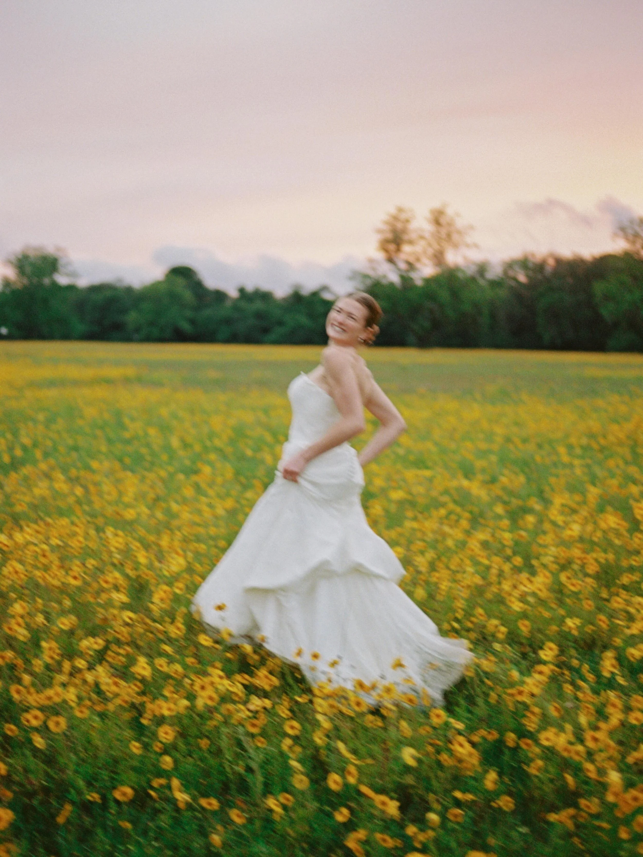 April showers bring&hellip; 🌼🌼🌼🌼

The Cambria&rsquo;s on their wedding day two Saturdays ago. All things radiant, joyful, giddy, &amp; lovely.