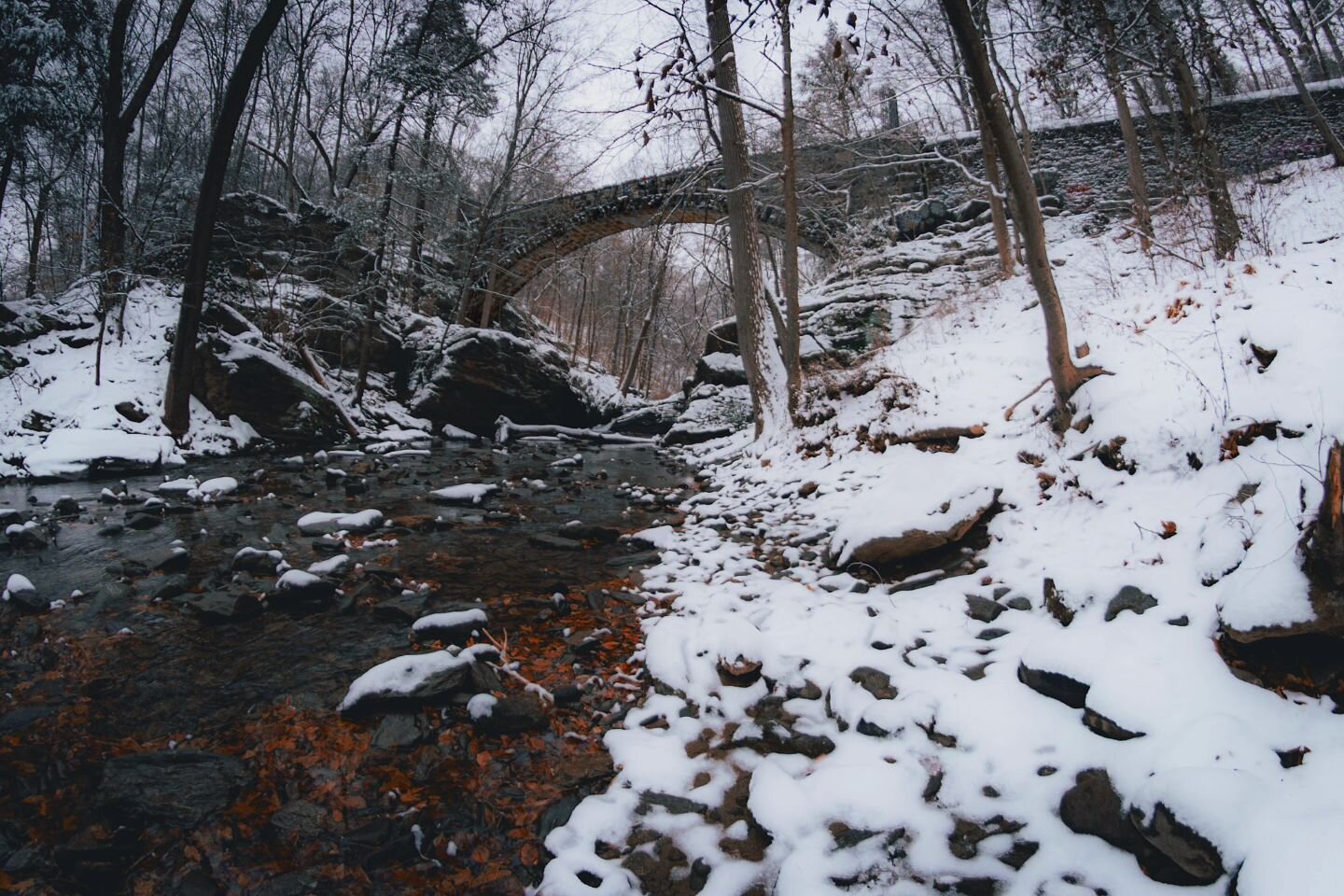Been waiting to take this for two years, we finally got good enough snowfall for me to get this!
#amateurphotographer #adventure #amateurphotography #wissahickon #philly #philadelphia #njphotographer #landscapephotography #beautiful #scene #snow #d