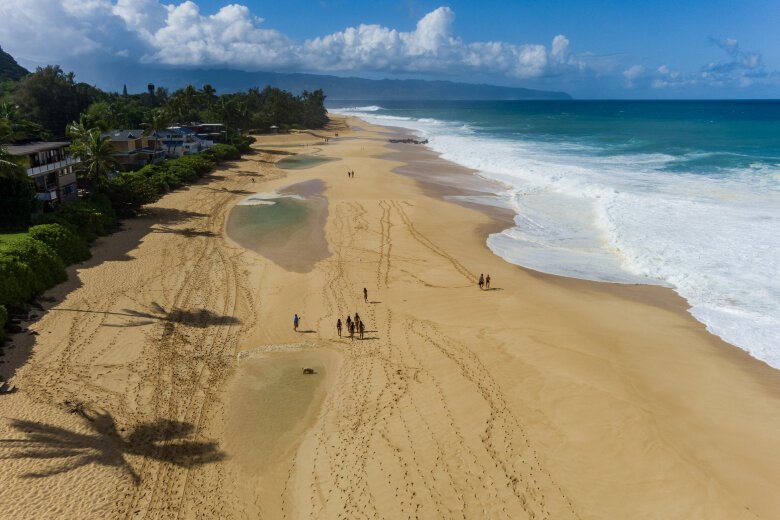 Classic first swell of the winter on the North Shore.