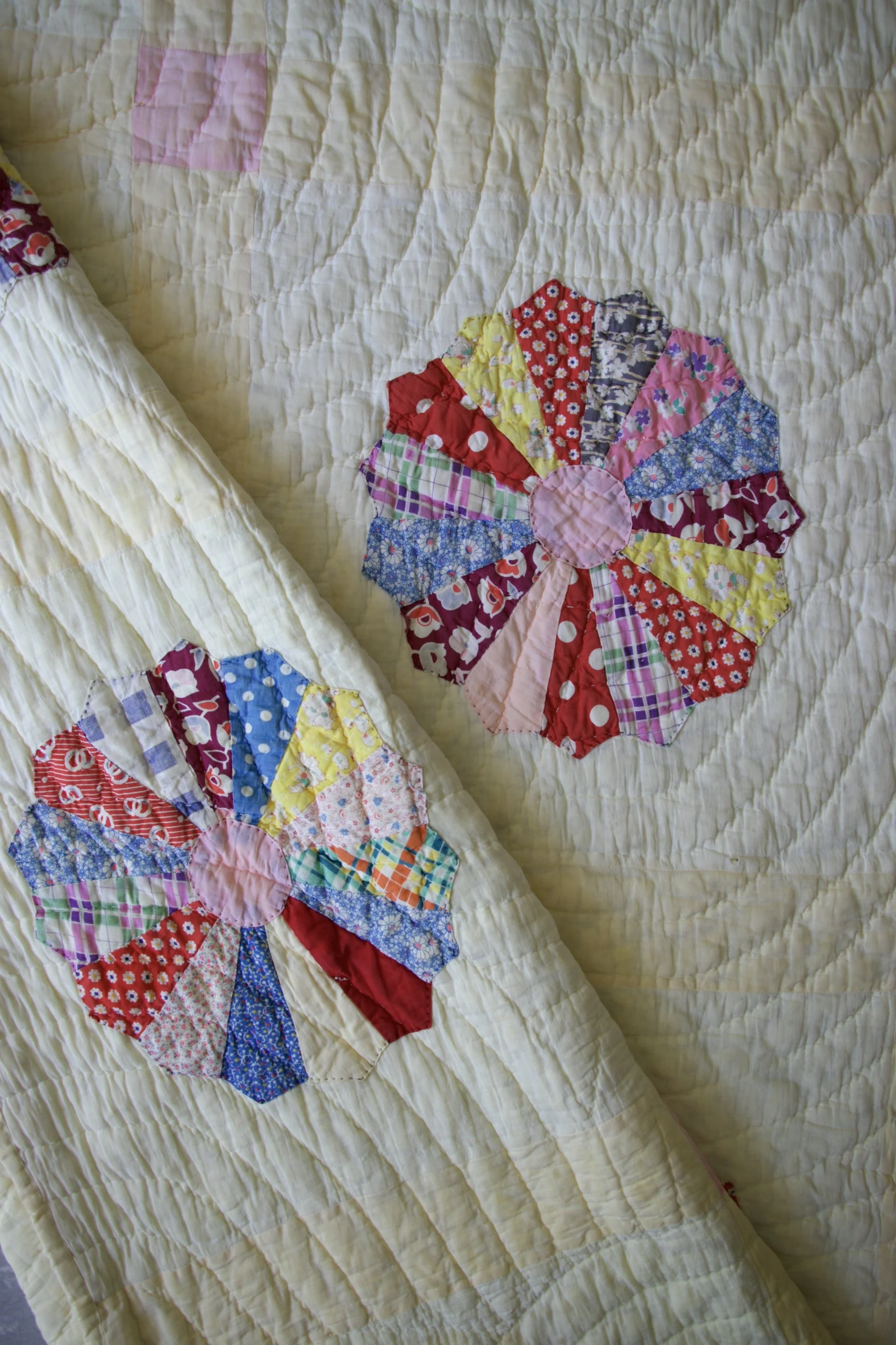 #21. Butter Yellow Scrappy Dresden Plate Heirloom Quilt Circa 1930-1940
