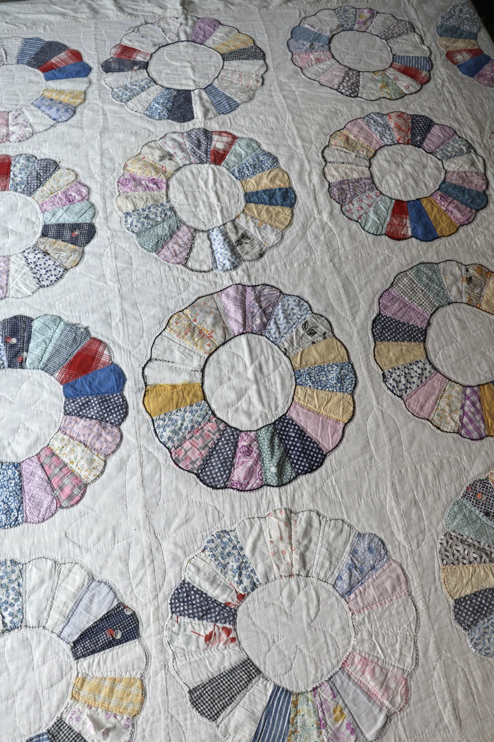 #14. Dresden Plate Heirloom Quilt Circa 1930-1940