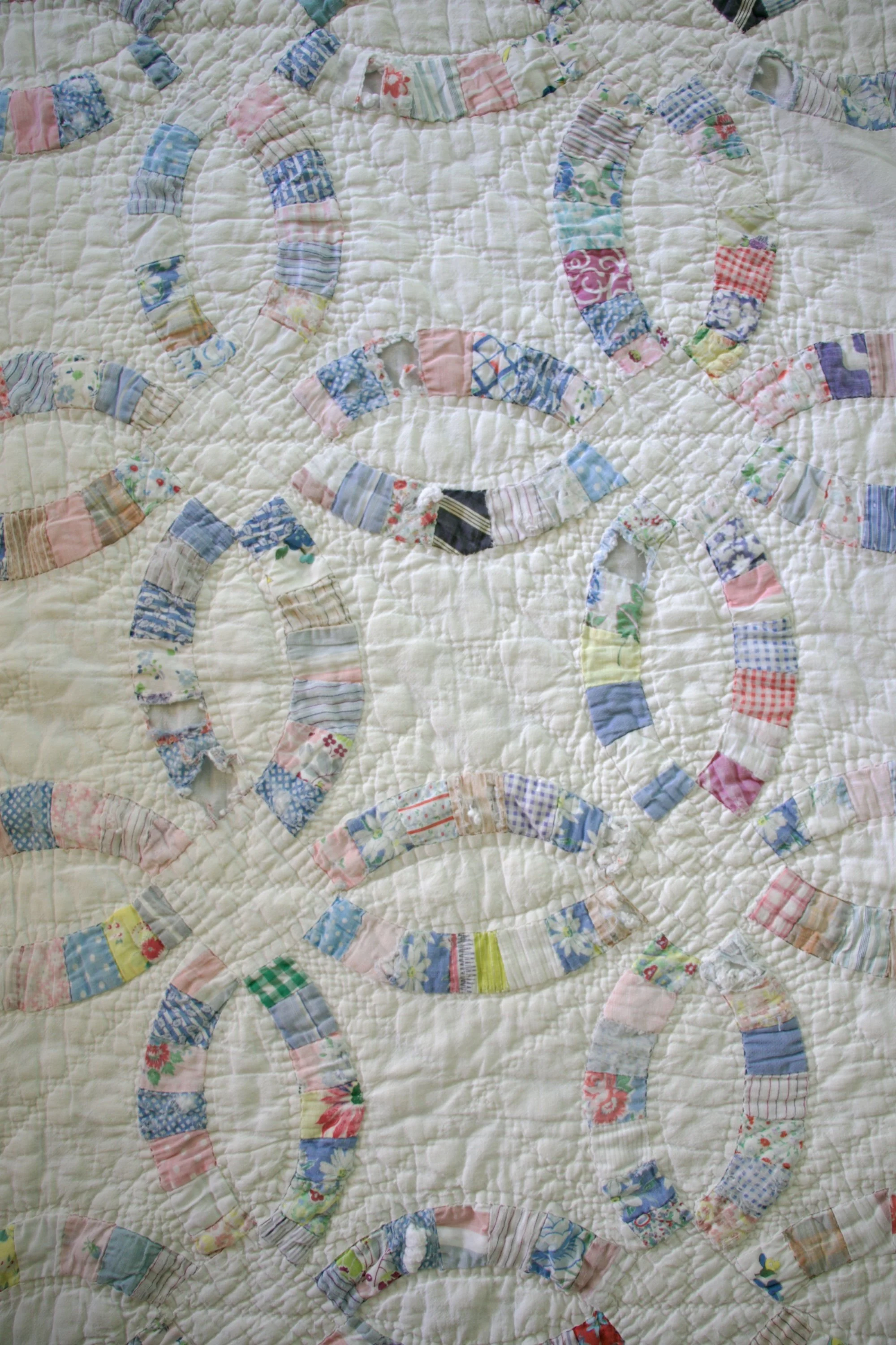 #.2. Double Wedding Rings Heirloom Quilt Circa 1930-1940