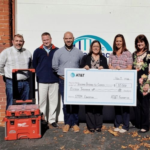 BB2C Supports Students Affected by the Digital Divide with AT&T Foundation Grant