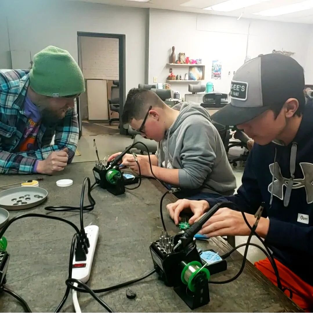 Glad to report that our little circuit bug buddy was reunited with his owner! Last week, our Homeschool group had fun with circuits. This week, they got to POOL their ideas together by DIVING into a Real World Problem Scenario. Next week they'll be e