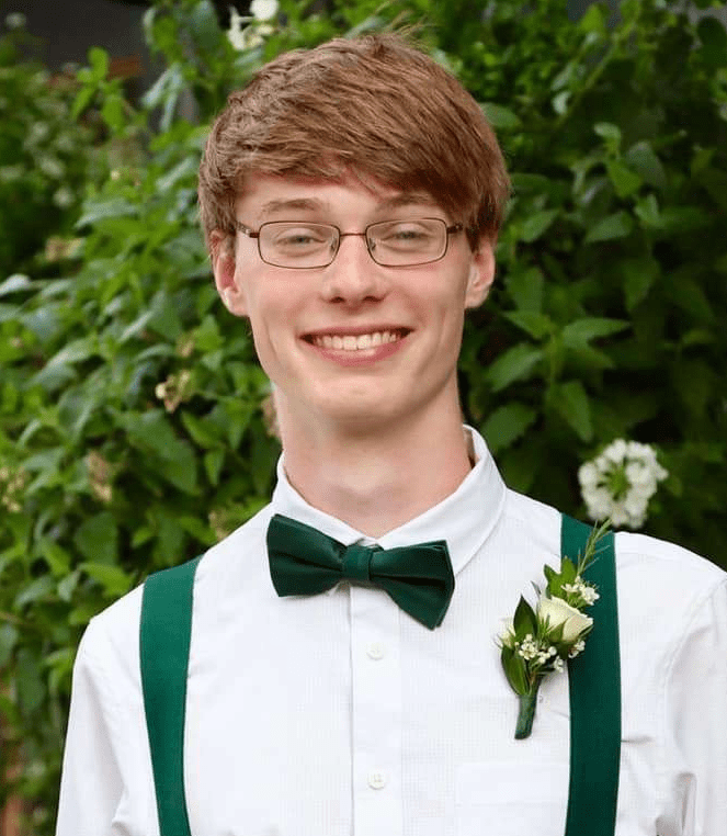 Ethan Knotts Headshot