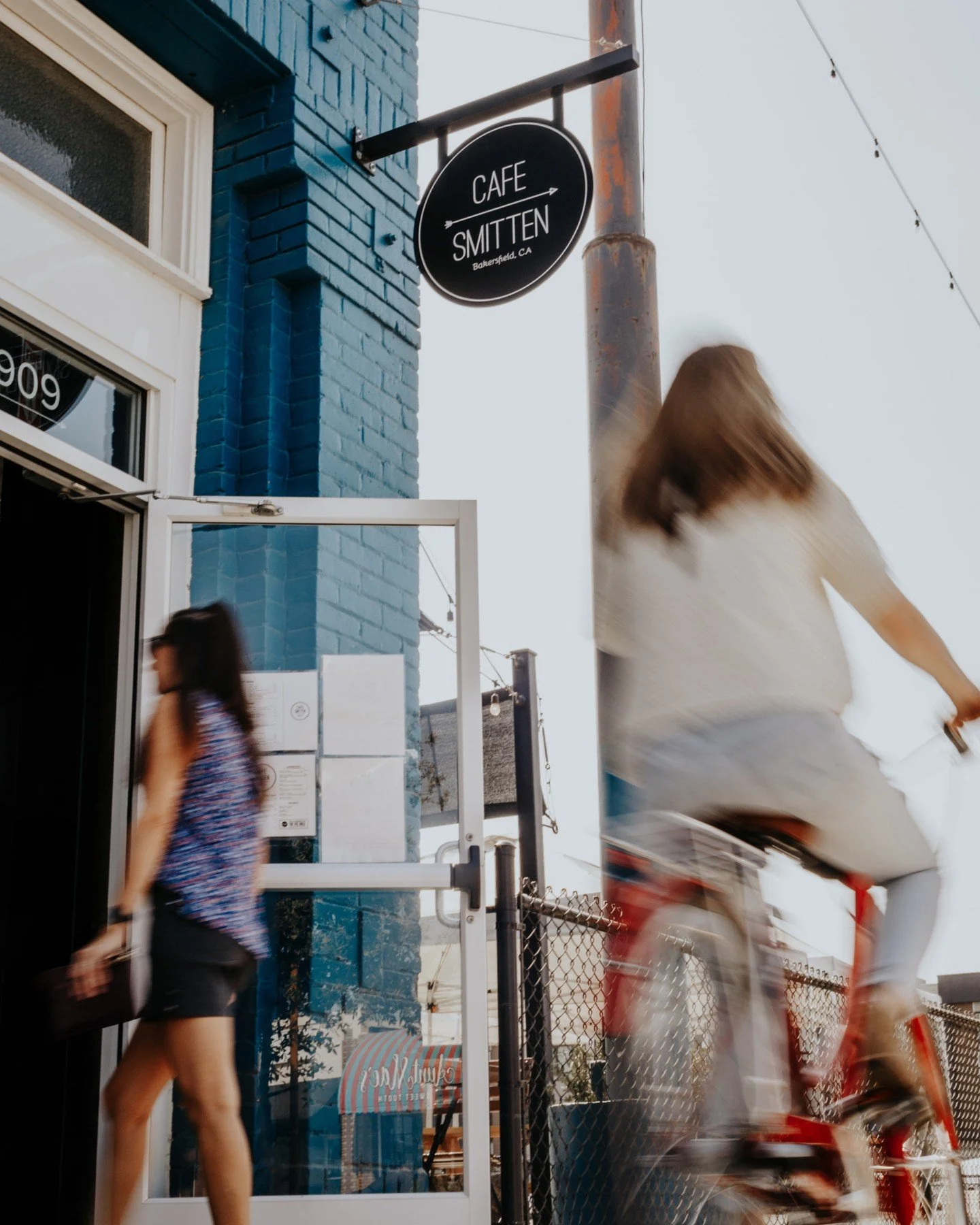 To ask what life is like in Eastchester is to ask what it means to belong to a neighborhood remaking itself. Morning begins at Caf&eacute; Smitten, the city&rsquo;s first craft coffeehouse. Evenings might end at The Botanist, Centro Cali Brewing, or 