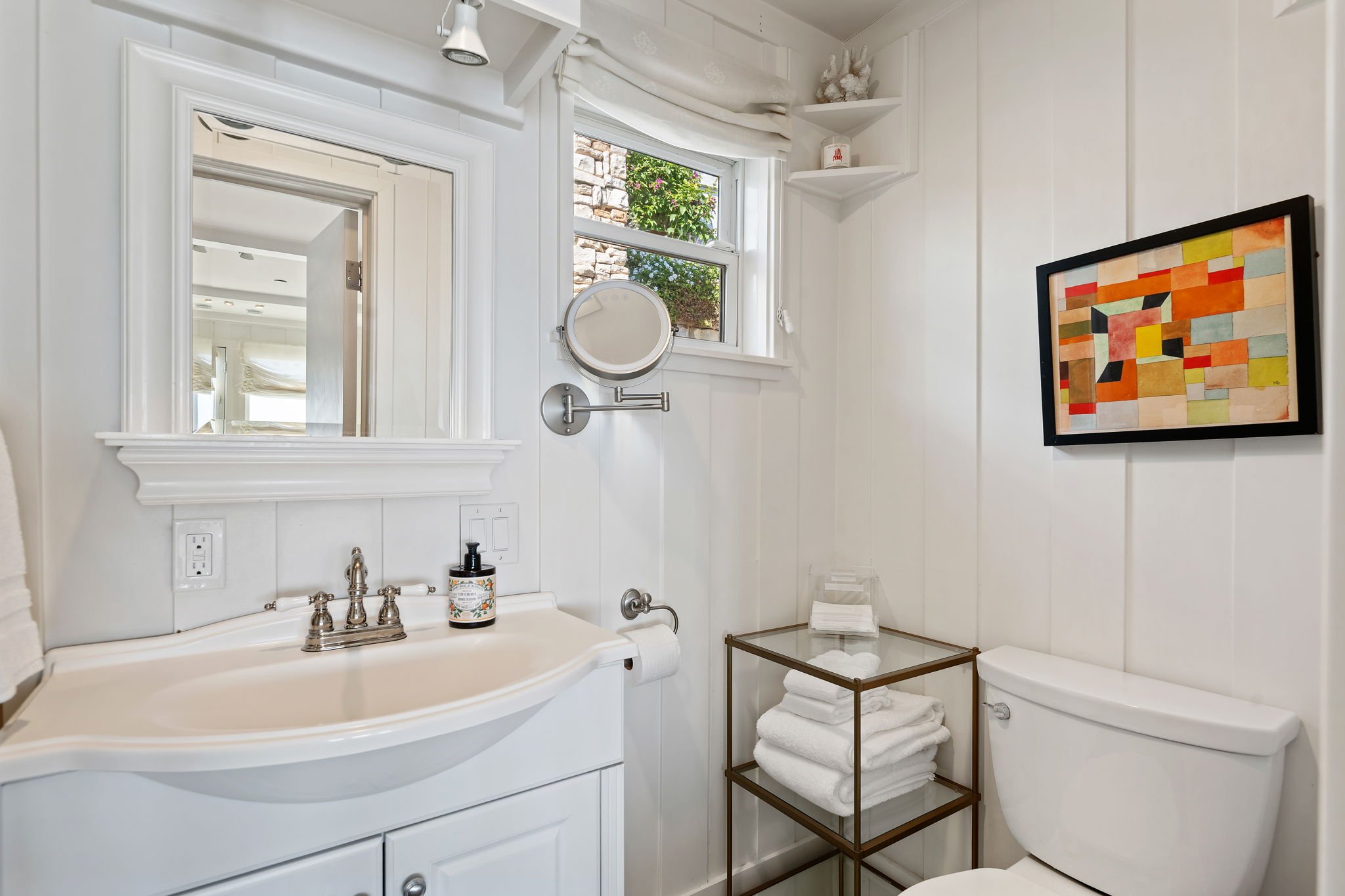16-Bathroom 1.jpg