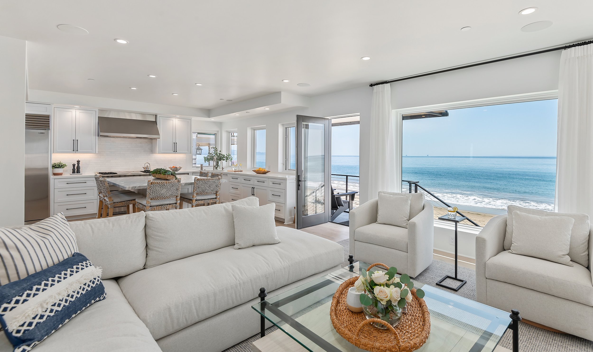 10 - Living Area.jpg