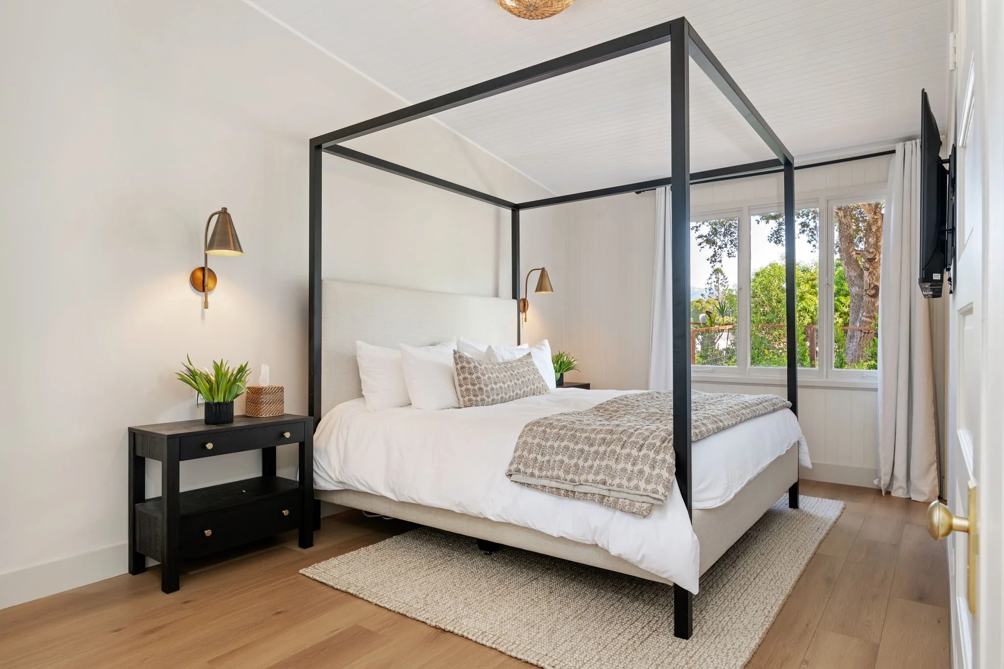 13-Primary Bedroom.jpg