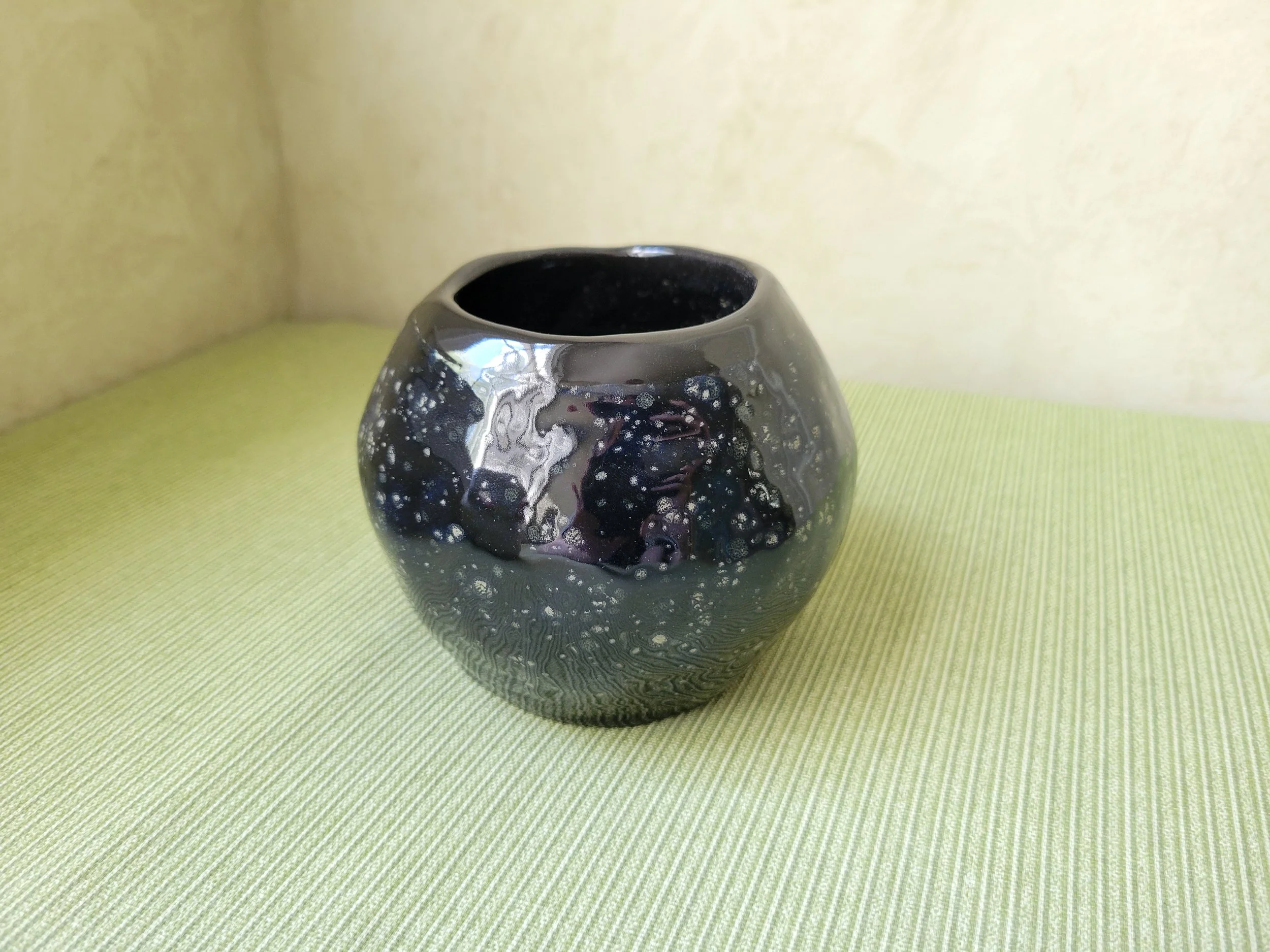 Sphere Pot - Julia Stam.jpg