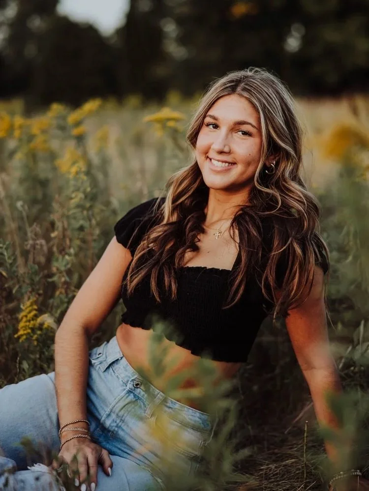 2027 Seniors&hellip; it&rsquo;s officially your time 🎓✨

I am now booking Class of 2027 senior sessions!

As I ease back into work this season, availability will be more limited than usual, which means spots will go quickly.

If you&rsquo;re a 2027 