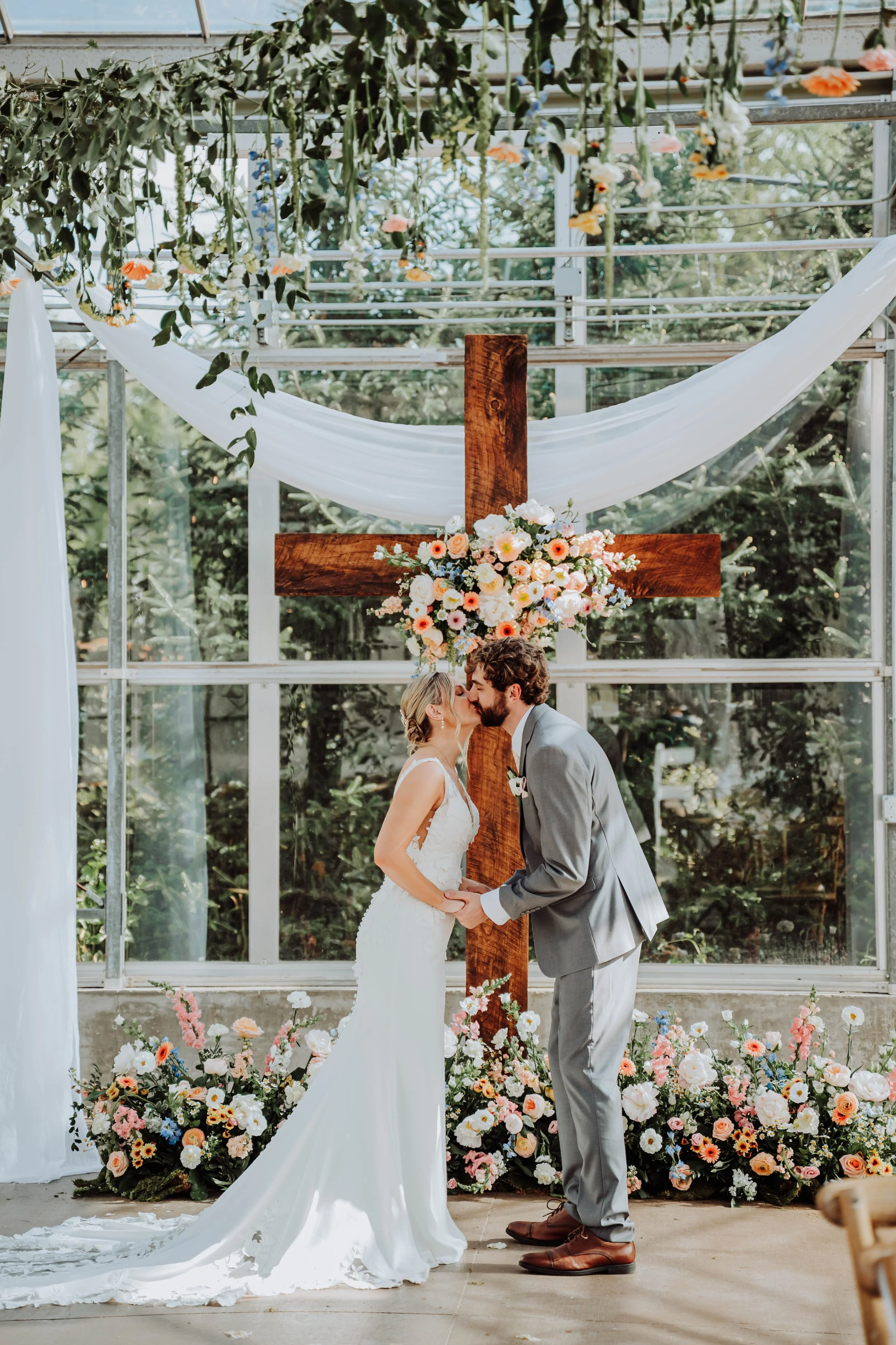 Lauren & Matt’s Elegant Spring Wedding | The Ivy House