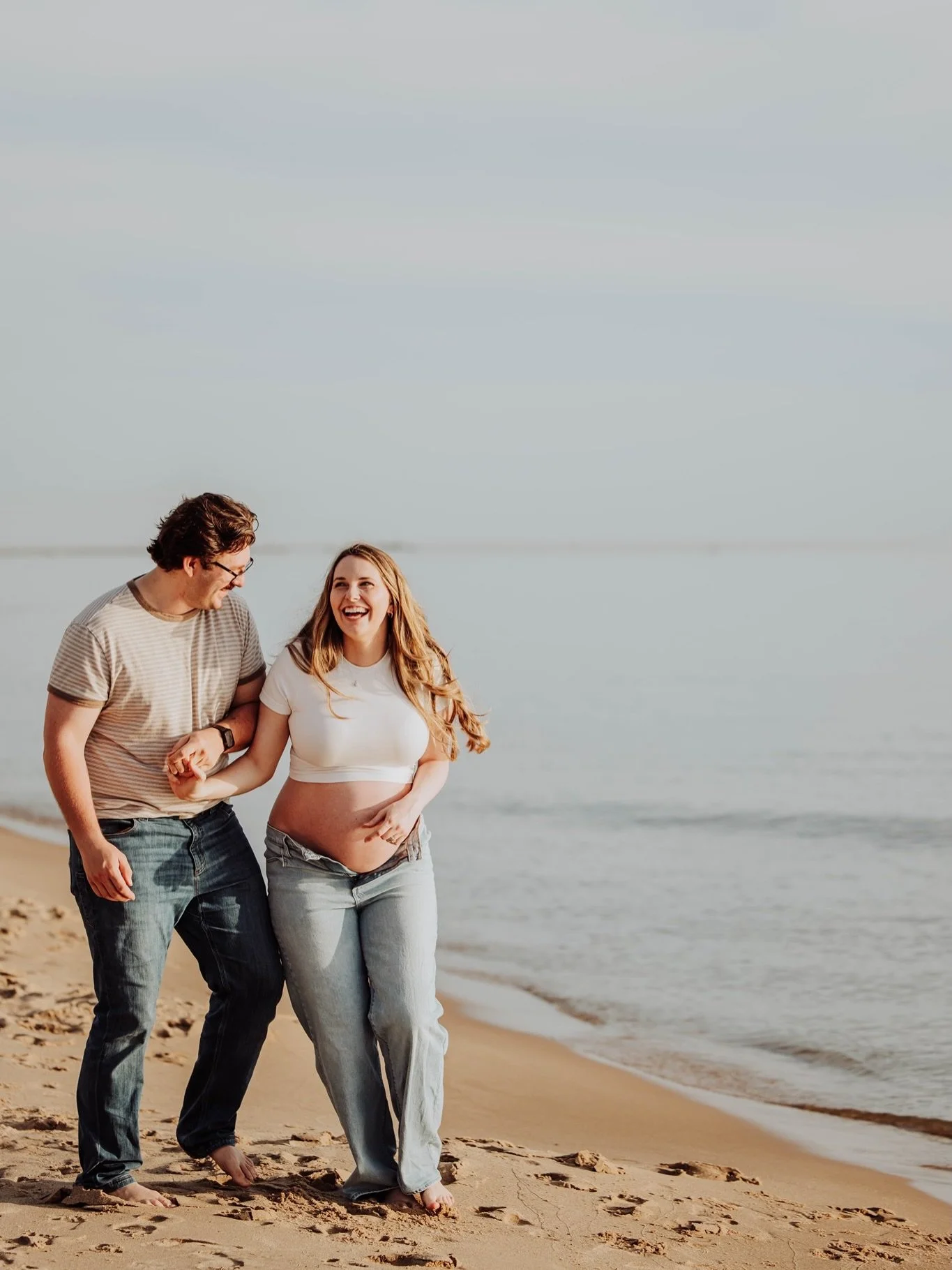 There&rsquo;s just something so special about this season of waiting. 🤍

Erin &amp; Spencer met me at the beach to celebrate the final weeks before they become parents, and these two made my job way too easy. From the quiet moments with their forehe