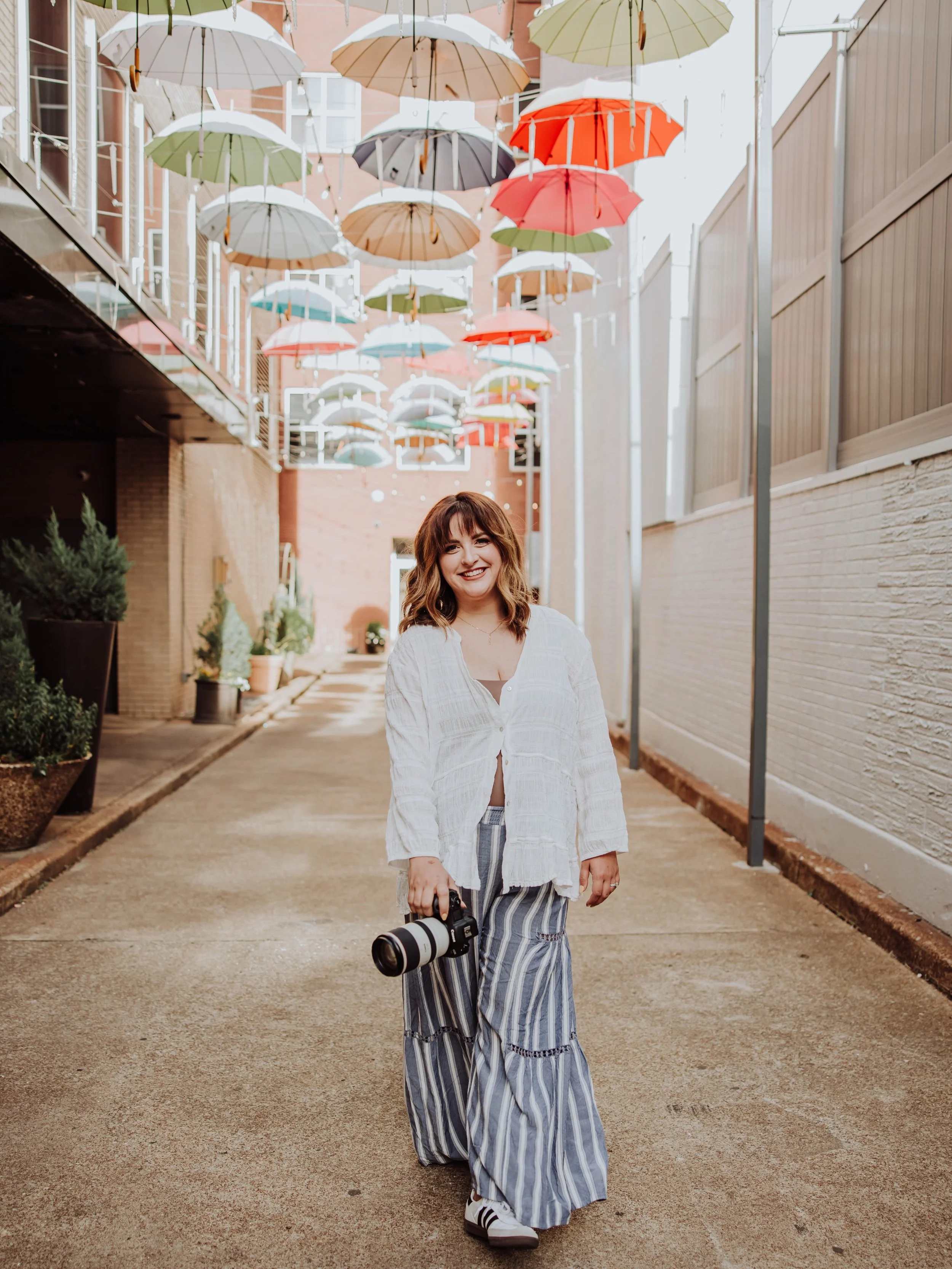 🎉 2,500 FOLLOWERS GIVEAWAY! 🎉

I honestly cannot believe we are here.

When I started Lexie Marie Photography in 2020, I never imagined this little dream would grow into what it is today. This year I took the leap and went full-time, and every sing