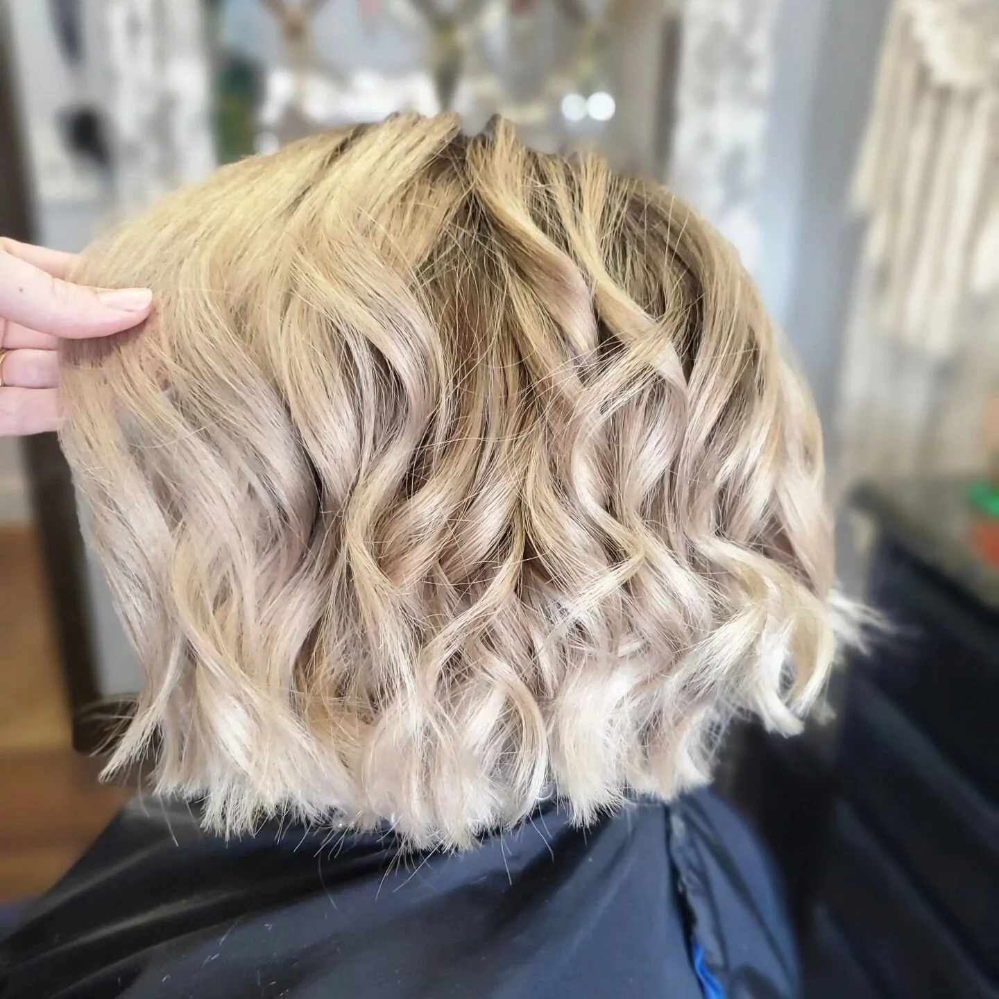 Your hair is our passion. Your smile is our reward. #selflove #selfcare #createyourstyle #yourlifeyourway #dentonhairstylist #brazilianblowout #shorthair #ipreview via @preview.app