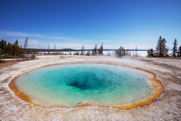 A Complete Guide to Yellowstone National Park — Smarter Ways to Travel ...