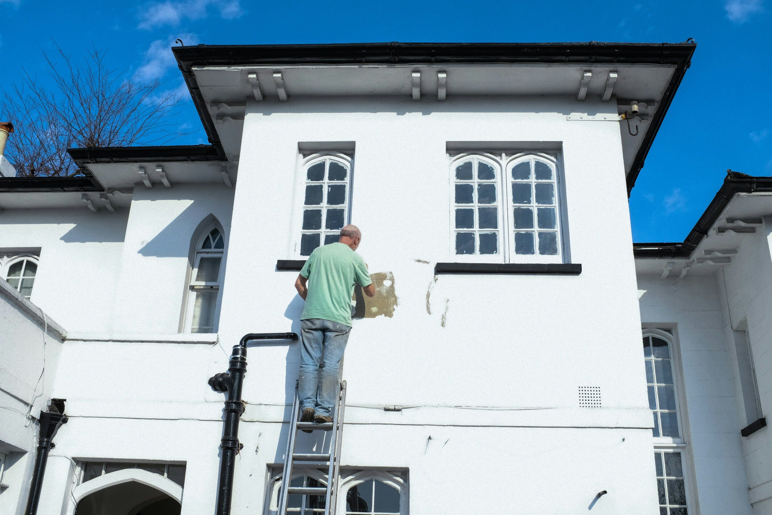 Qualities to Look for When Choosing a Reliable Commercial Exterior Painter