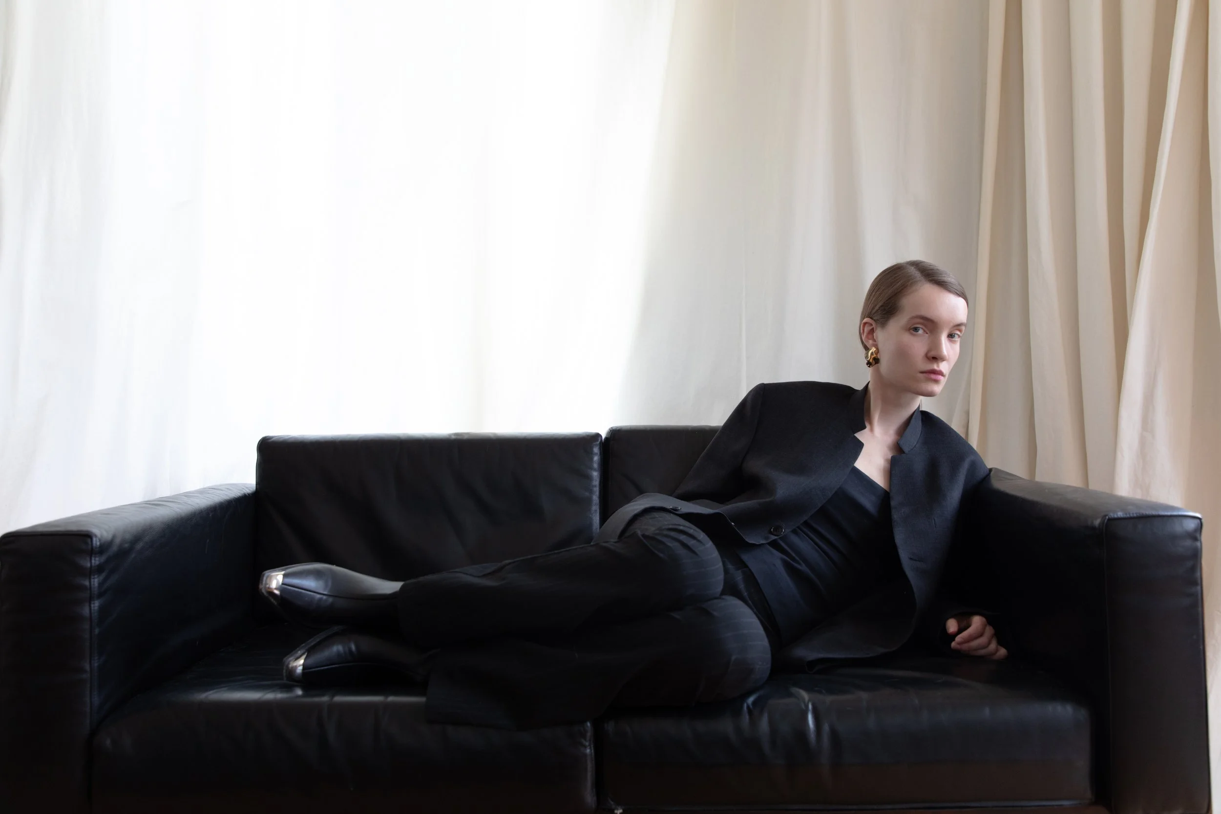 RedAnna-3.jpg