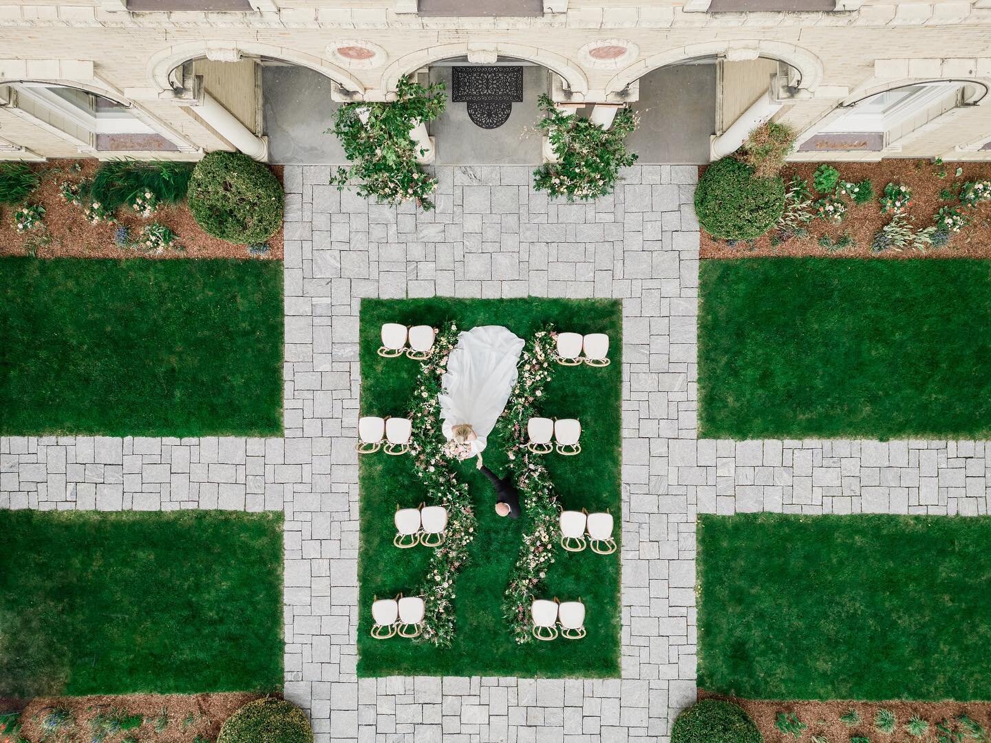 In love with this view that I composed with the help of the drone operator. It has inspired me to go through the steps to be able to bring our drone on wedding days. What do you think? Worth the effort? 

Planning + Design @jessicahennesseyweddings 
