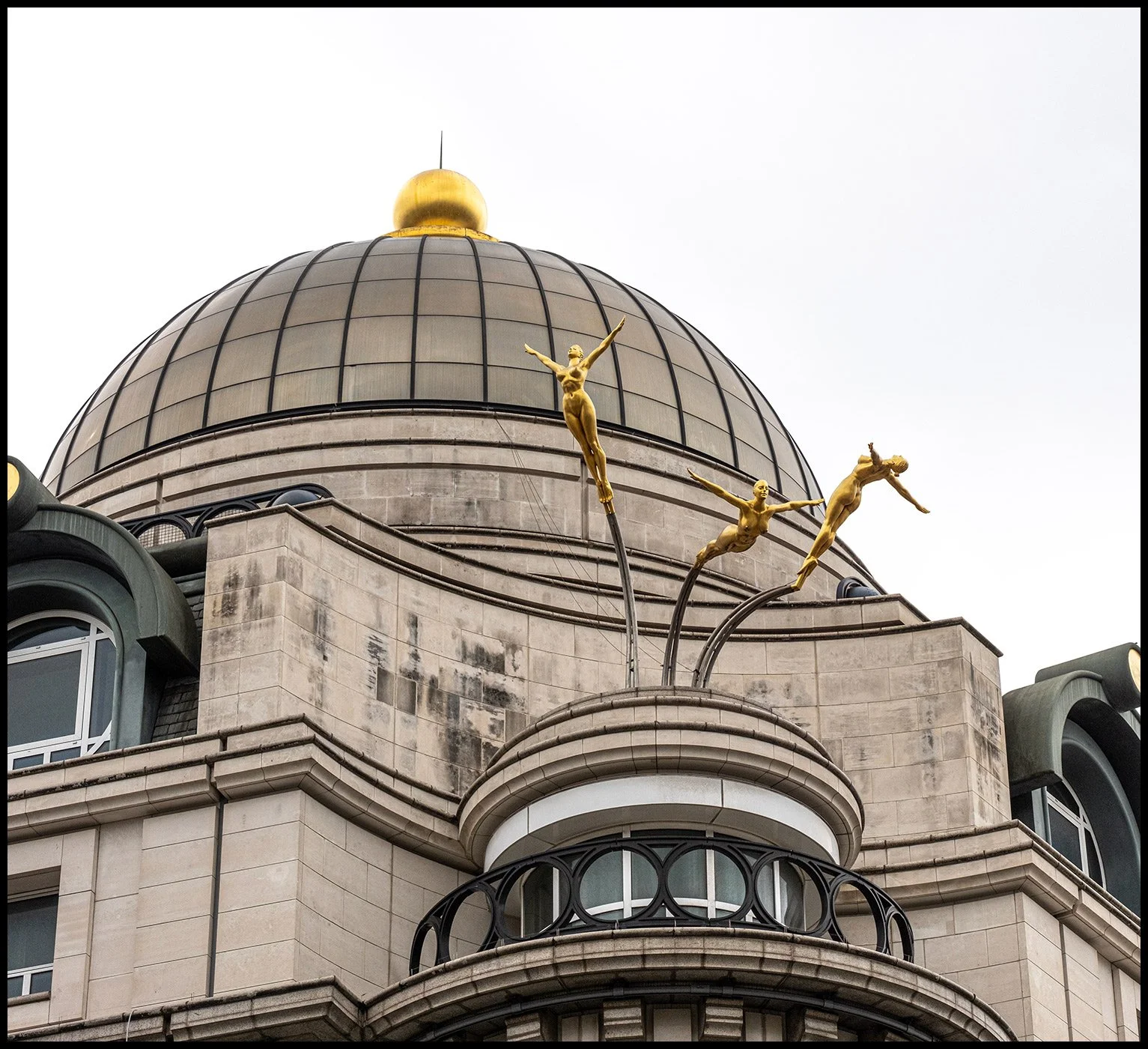 europe-london-golden-divers-crop_DSF9326.jpg