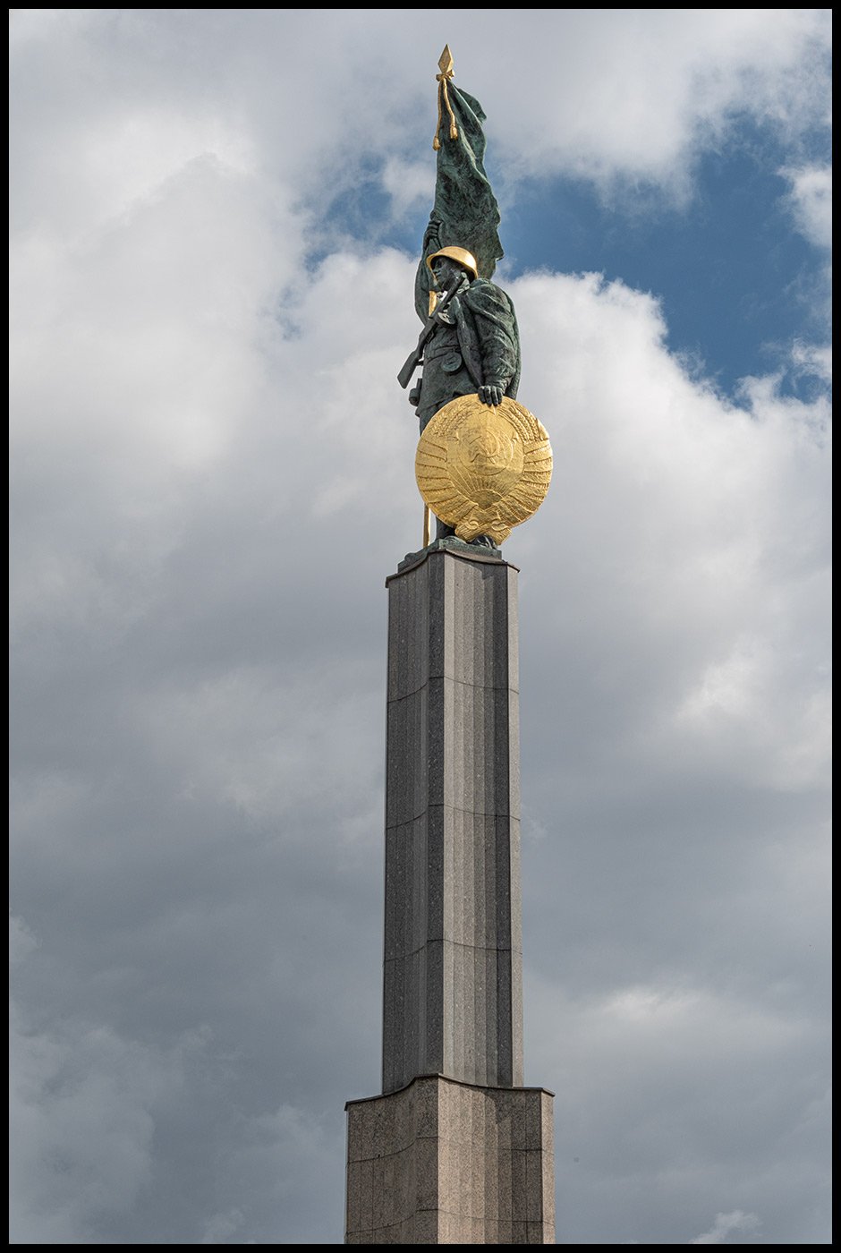 europe-budapest-russian-monument_DSF0254.jpg