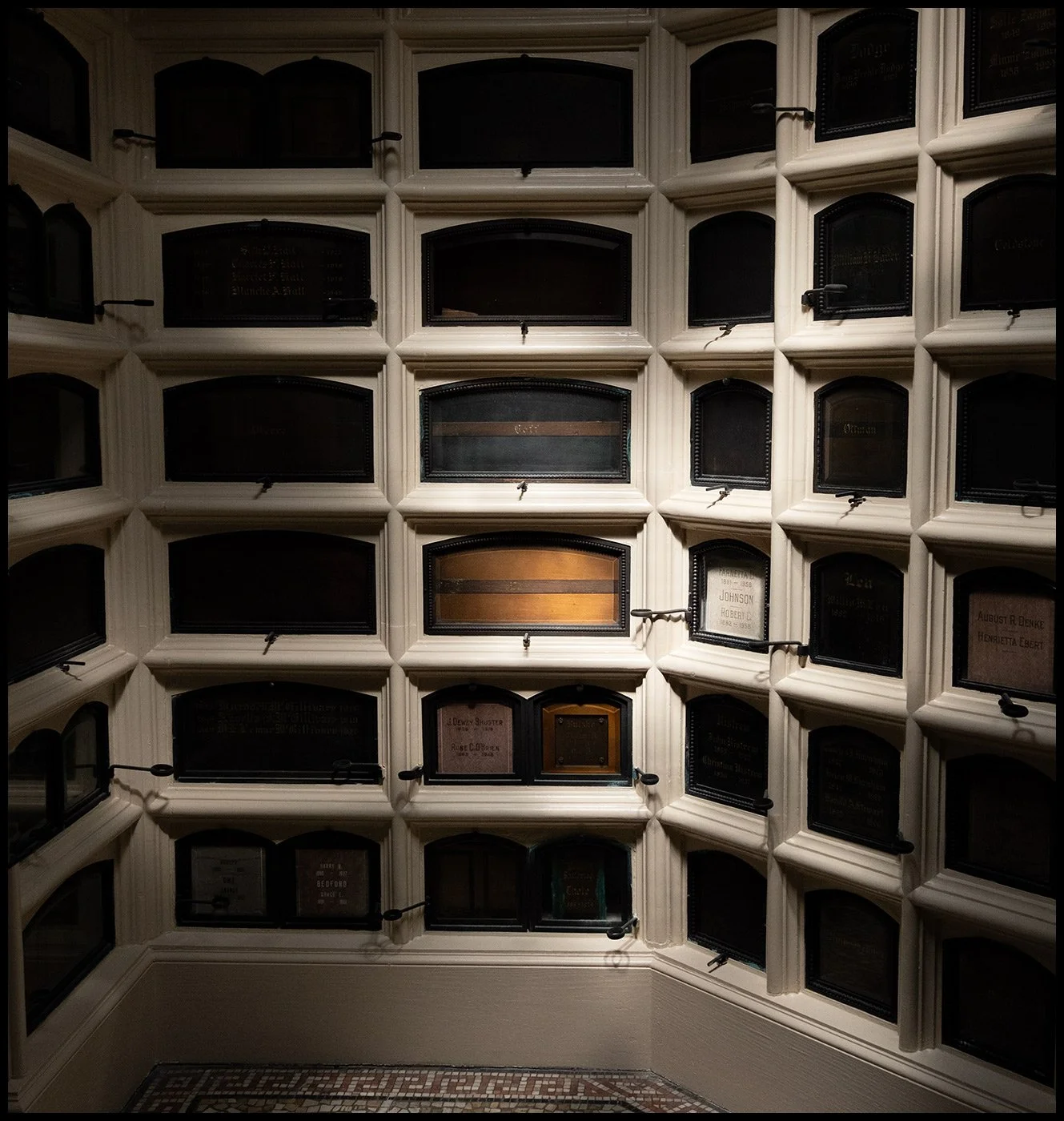 Oakland-columbarium-crop_DSF5596.jpg