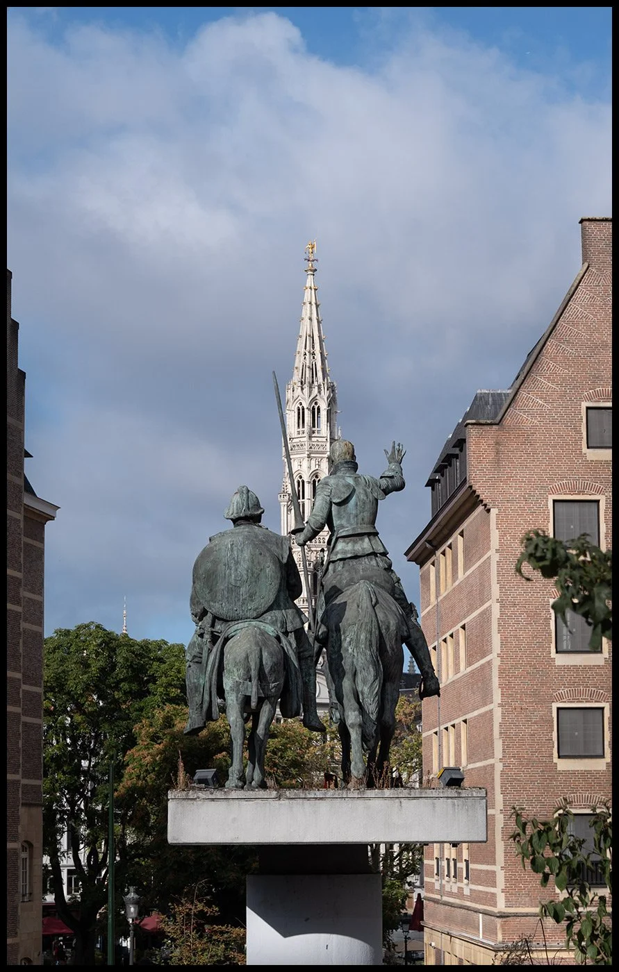 europe-amsterdam-crusaders-waving-to-a-church-crop1_DSF9641.jpg