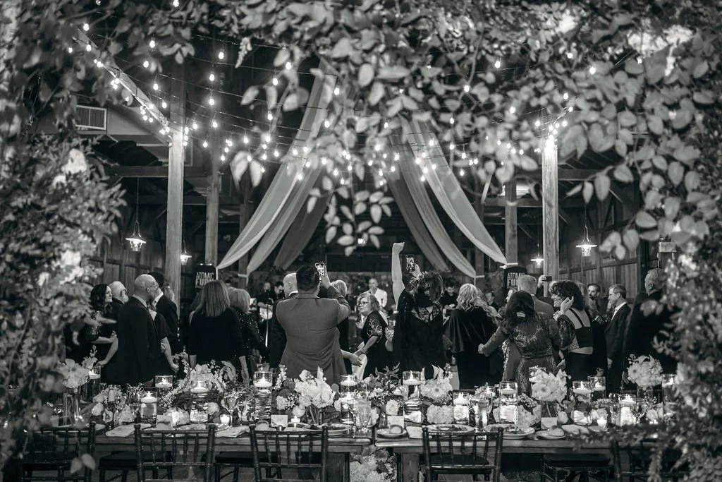 Is it spring yet?! Missing all of the incredible floral arrangements we get to dance underneath 🌸

📸 @wildflower_photography_li