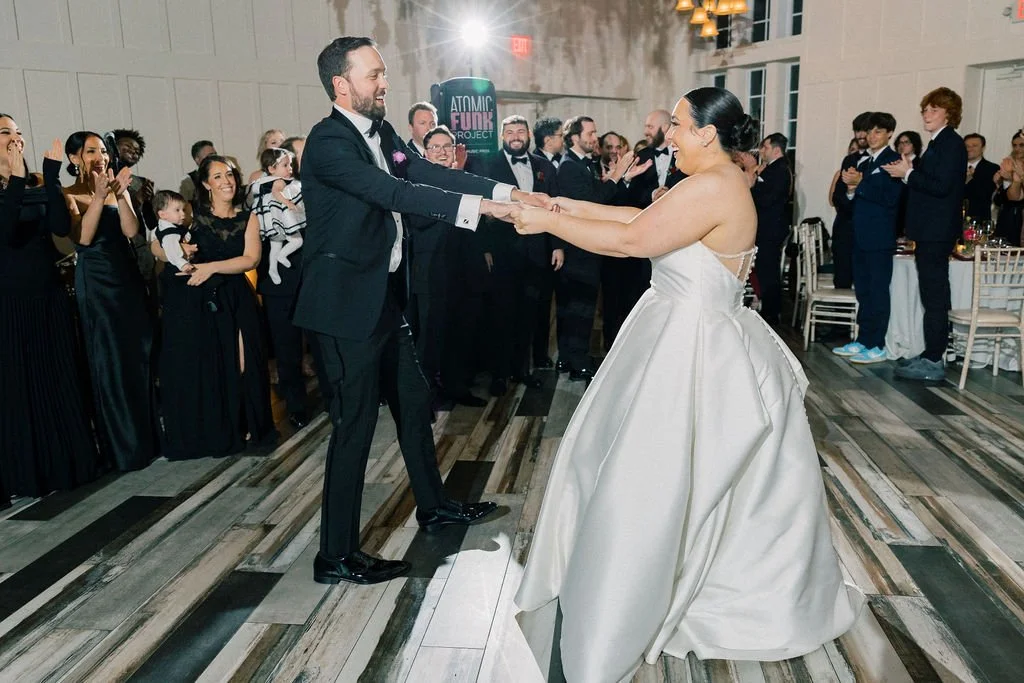 These magical moments never get old ✨

📸 @annemolnarphotography 

 #WeddingInspo #weddingvibes #weddingmusicband