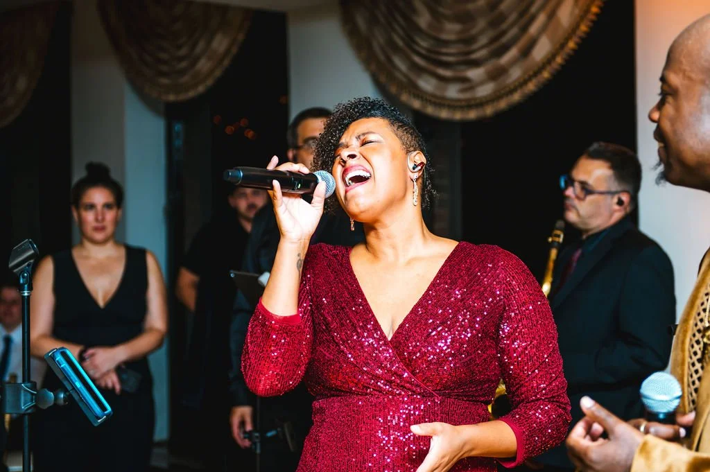 live music just hits different 🎤✨ 

📸 @custombynicole