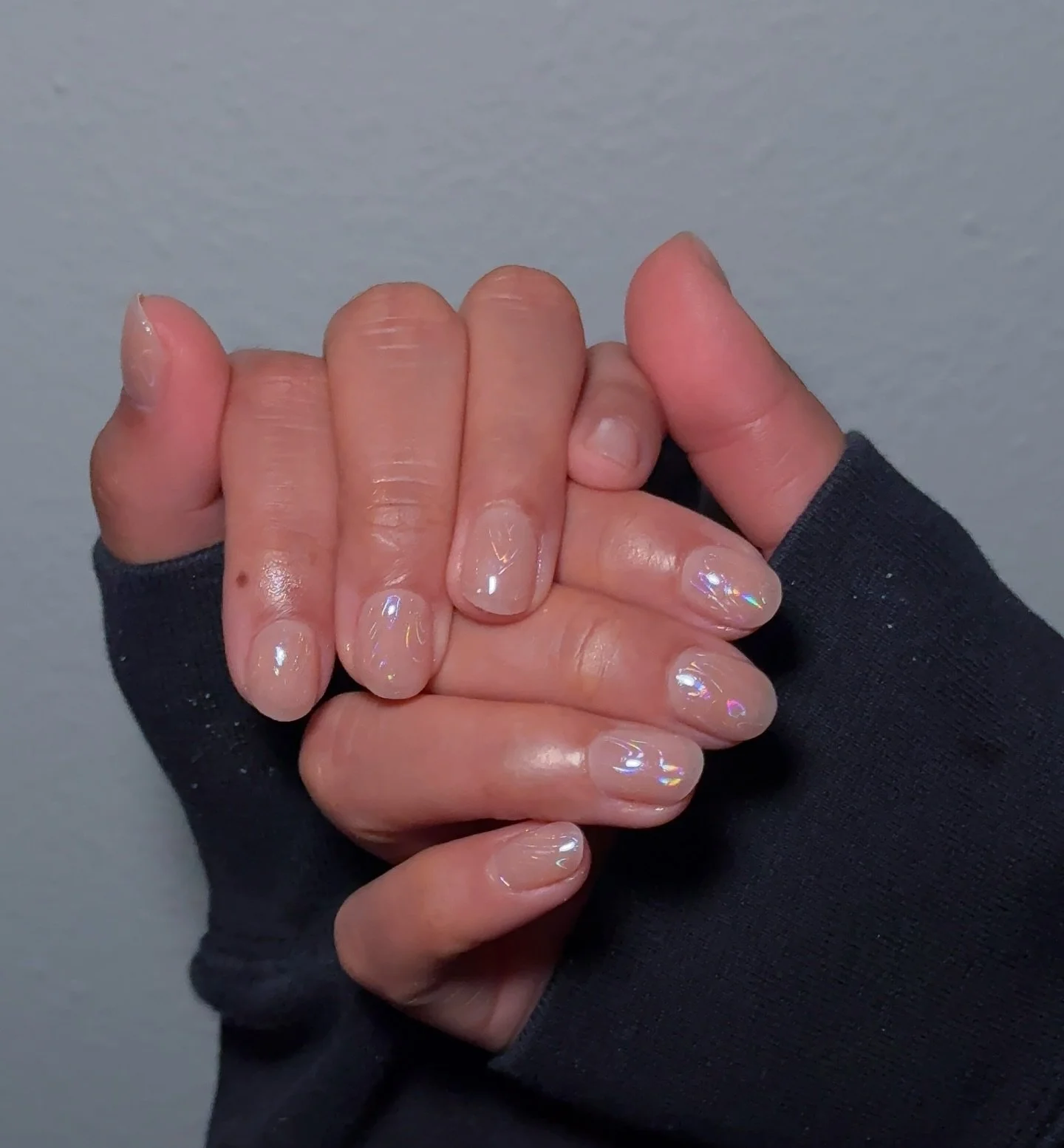 Iridescent details ✨

Hard gel with a clean nude base
and subtle foil accents that shift in the light.

📍San Marino, CA
Private studio &middot; Appointment only

#arcadiarussianmani #pasadenarussianmanicure #monroviarussianmani #sanmarinorussianmani