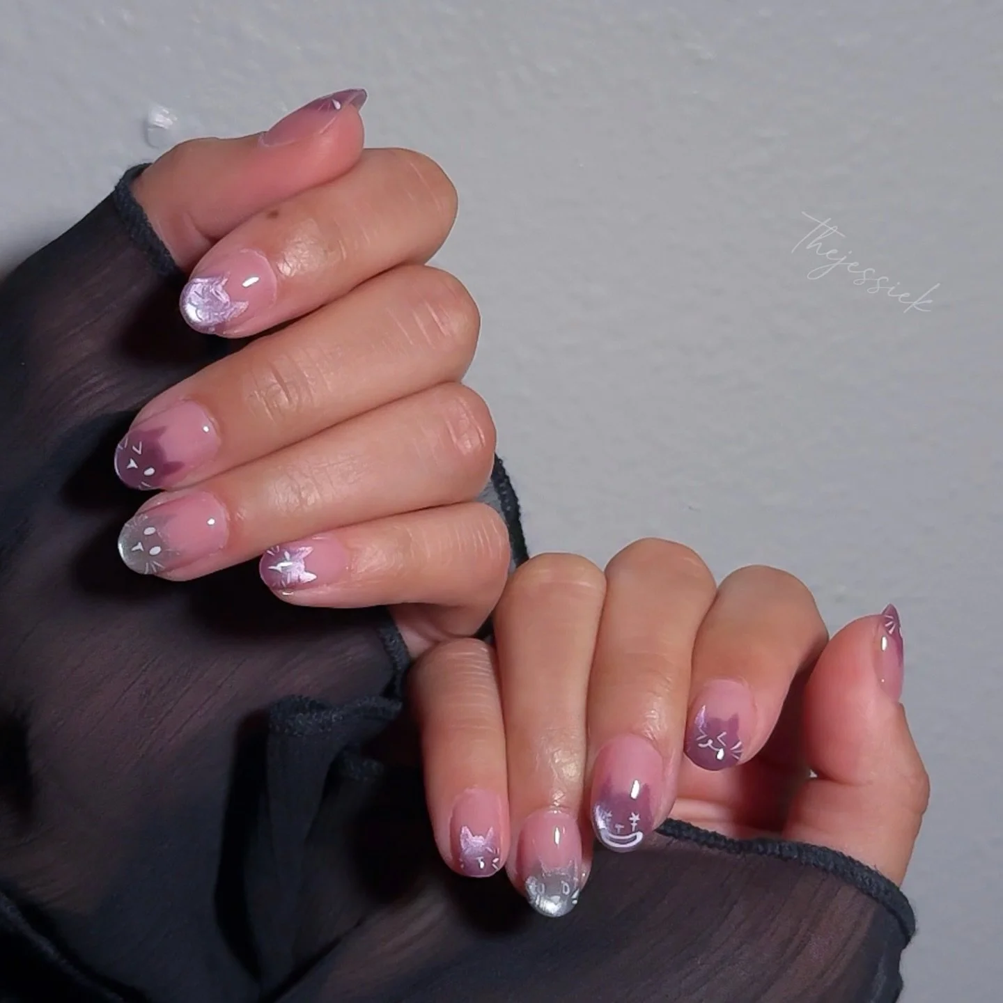 A little detail you won&rsquo;t notice at first 🐈

Soft pink + subtle cat eye glow
with tiny hidden cat details ✨

Clean, minimal&hellip; but not boring.

Finished with hard gel + Russian manicure
for that seamless cuticle + long-lasting wear ♡

🎀 